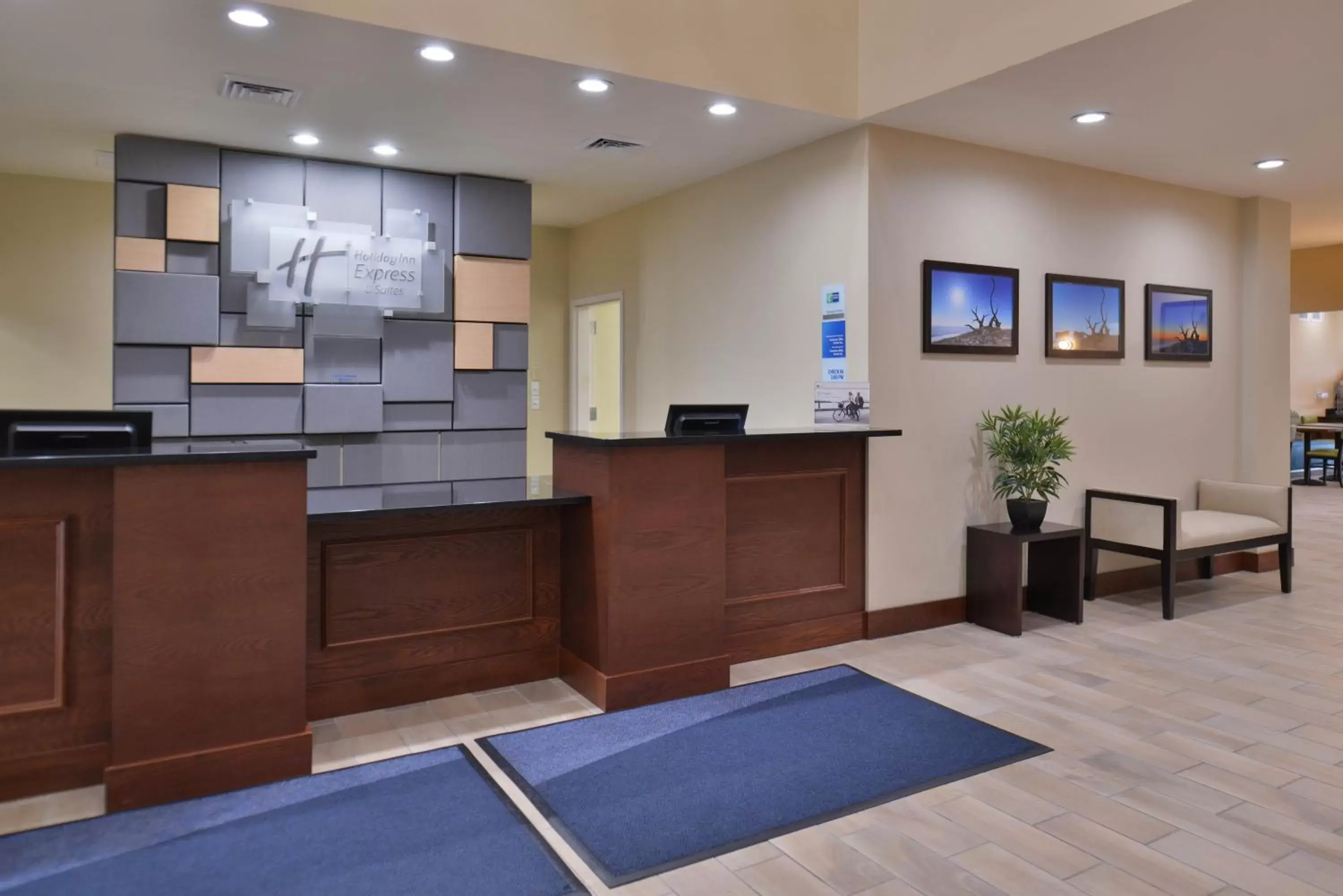 Lobby or reception, Lobby/Reception in Holiday Inn Express & Suites Dearborn SW - Detroit Area, an IHG Hotel