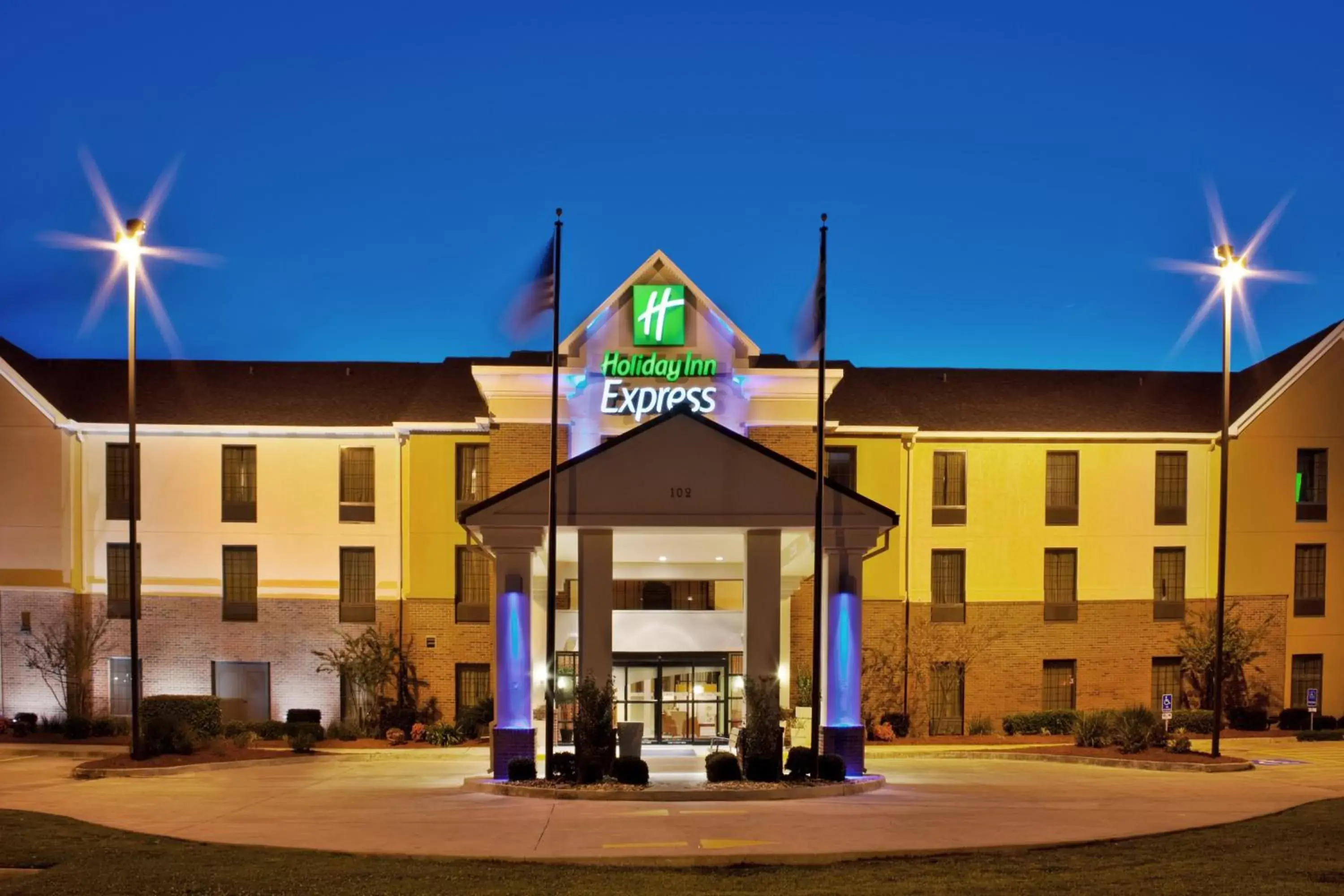 Property Building in Holiday Inn Express & Suites Sulphur - Lake Charles, an IHG Hotel