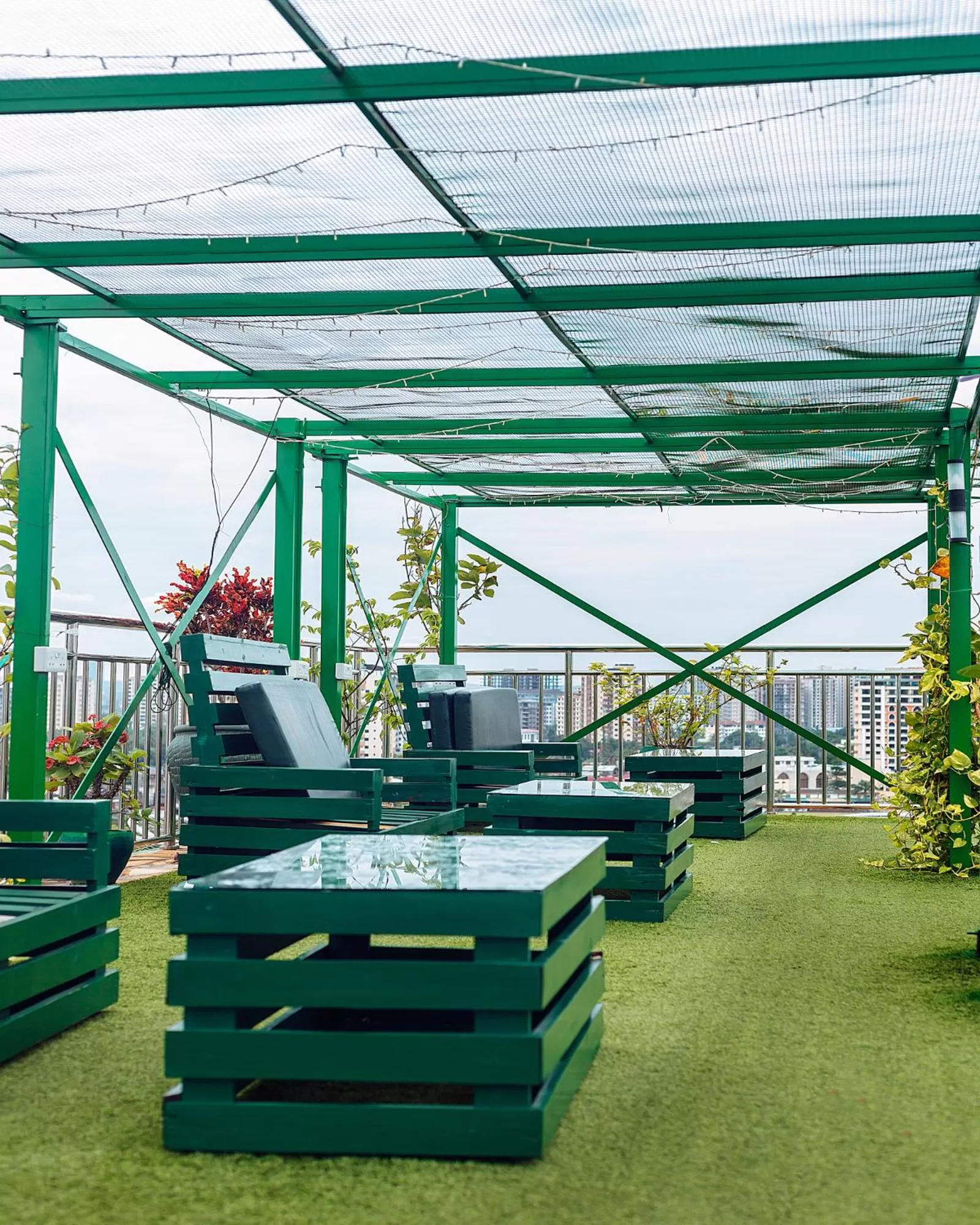 Restaurant/places to eat in Holiday Inn Dar Es Salaam by IHG