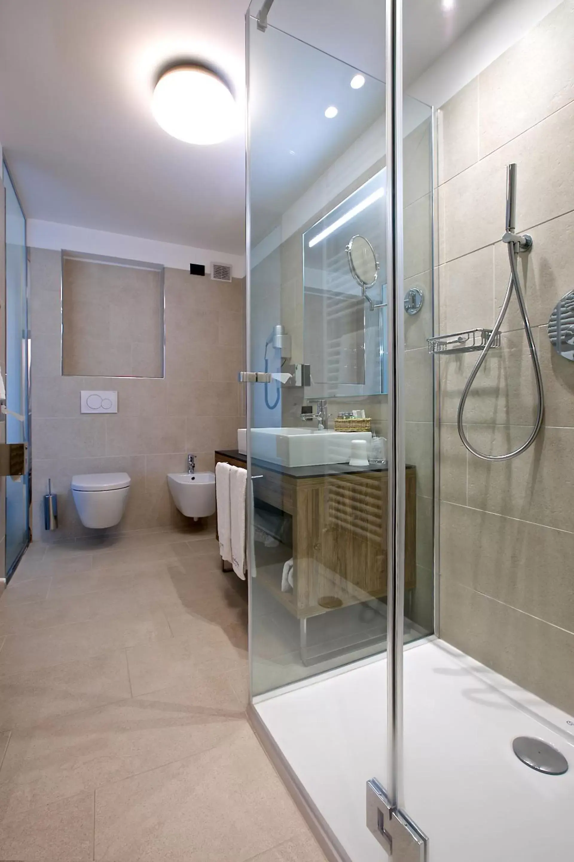 Shower, Bathroom in Olimpia Hotel