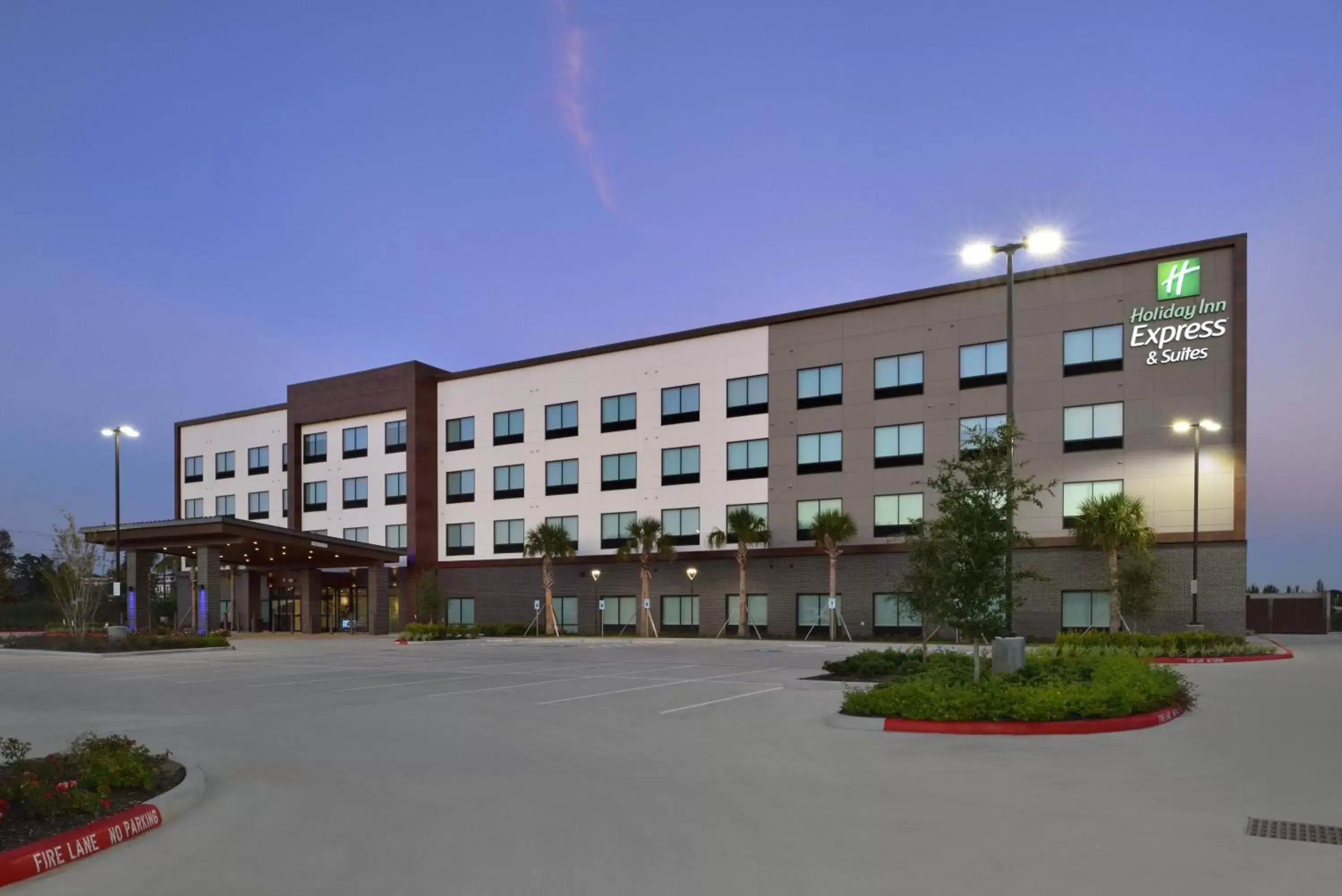 Property Building in Holiday Inn Express & Suites - Houston North - Woodlands Area, an IHG Hotel