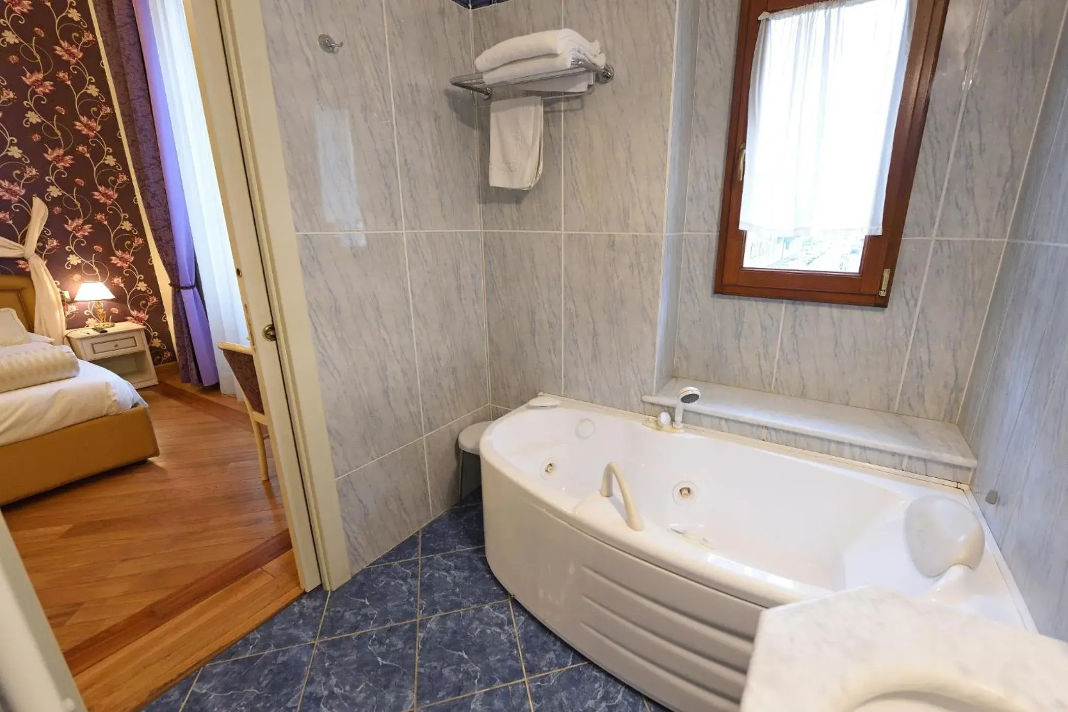 Bath, Bathroom in Relais La Corte di Cloris