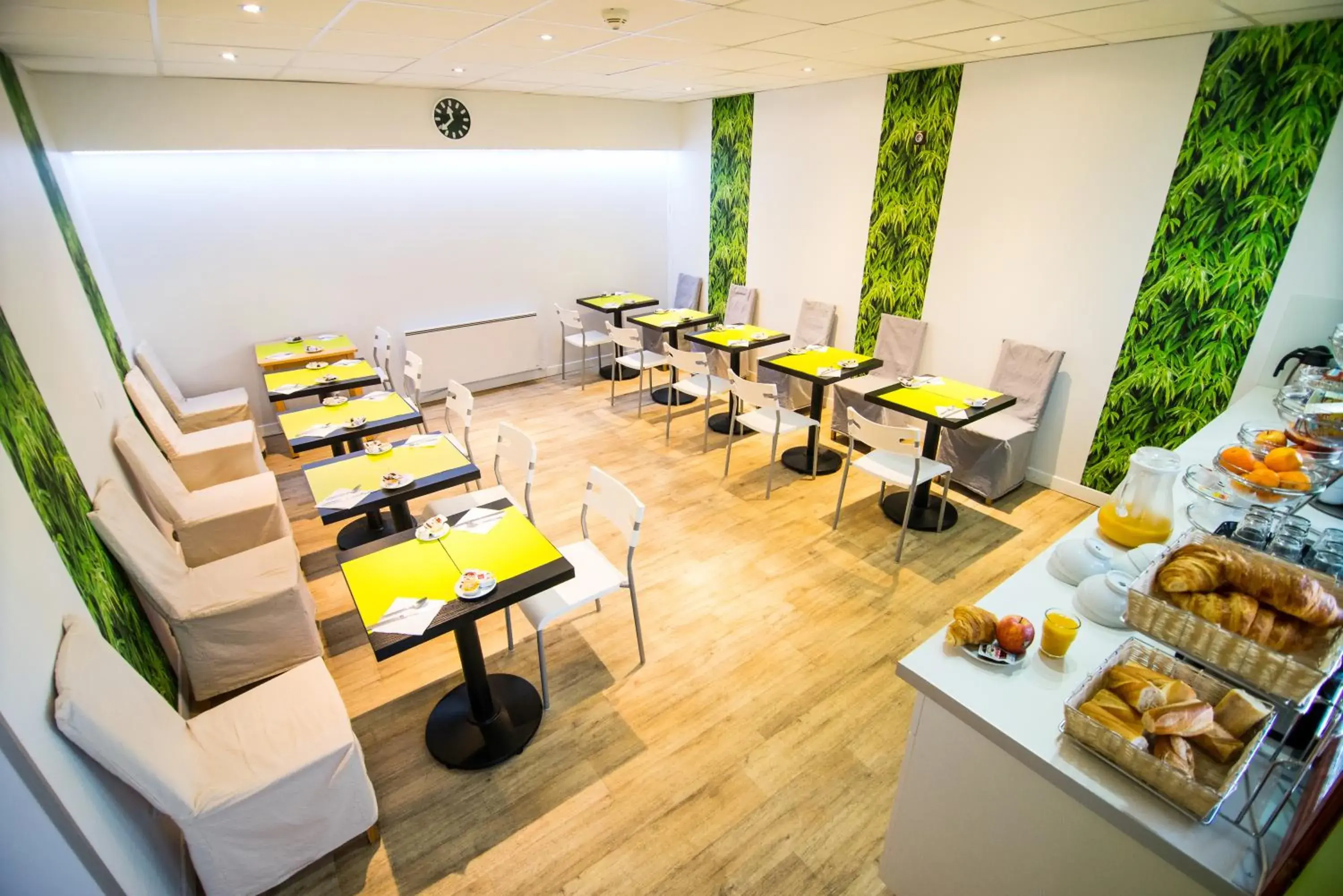 Breakfast in Hôtel Beaulieu Breakfast in Hôtel Beaulieu