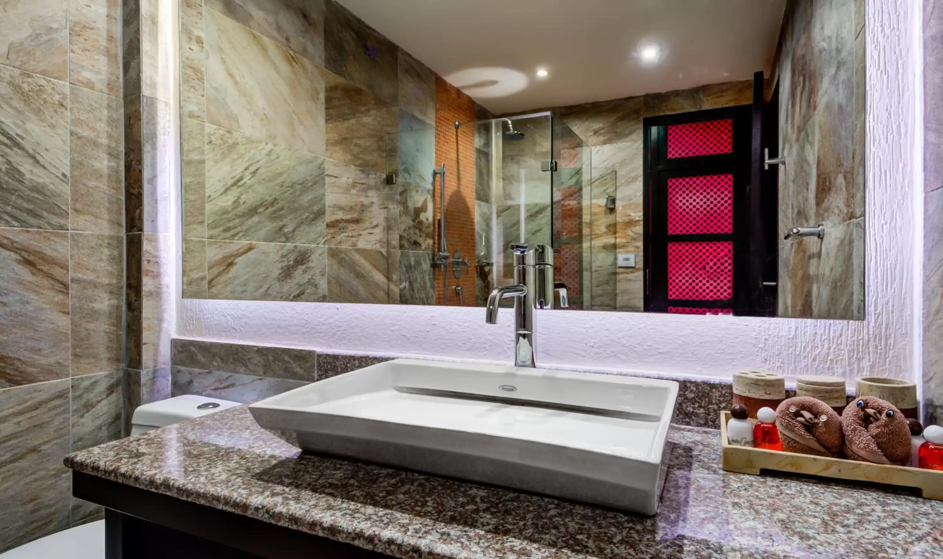 Shower, Bathroom in Suites Corazon