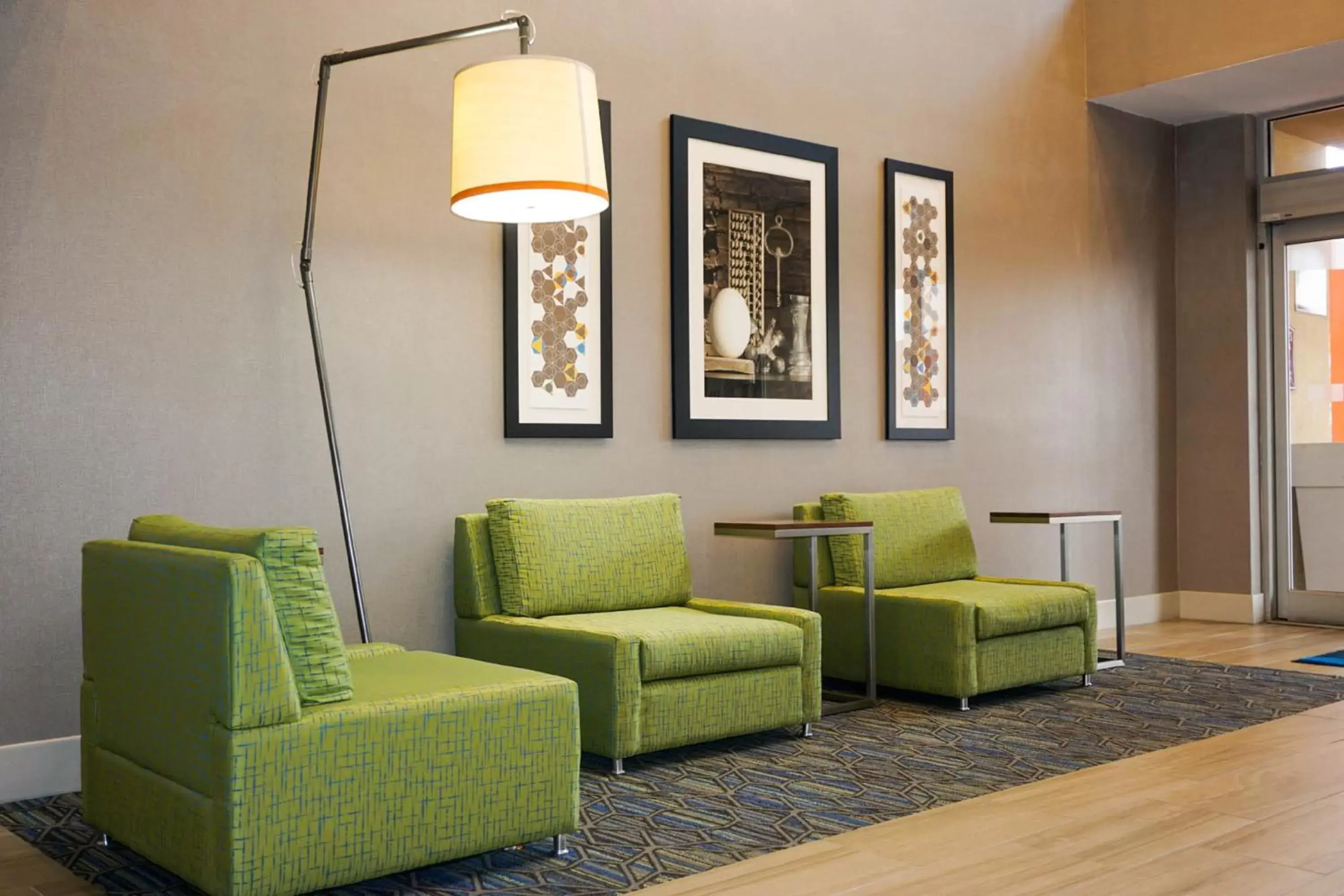 Lobby or reception, Seating Area in Holiday Inn Express Fremont - Milpitas Central, an IHG Hotel