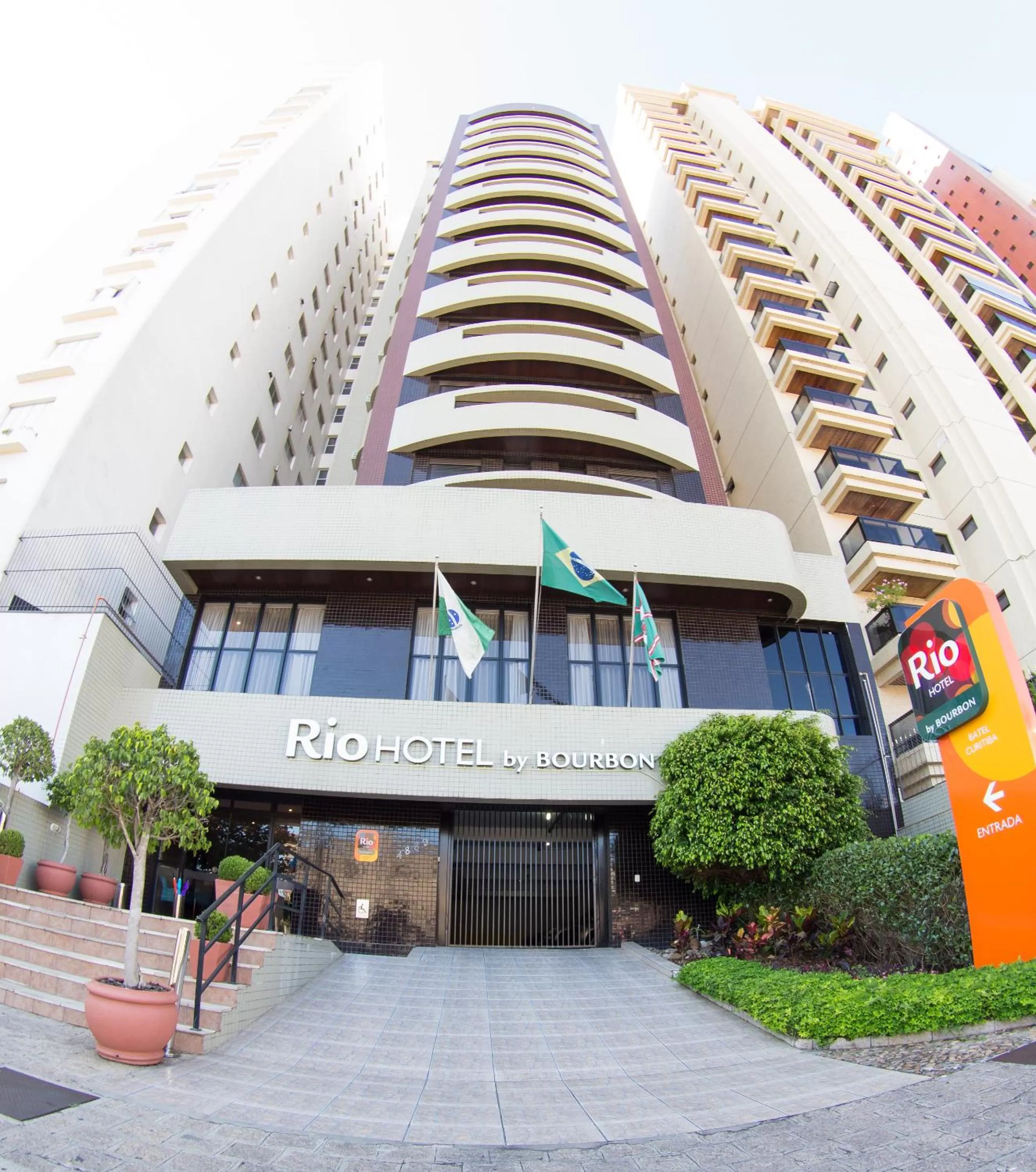 Facade/entrance in Rio Hotel by Bourbon Curitiba