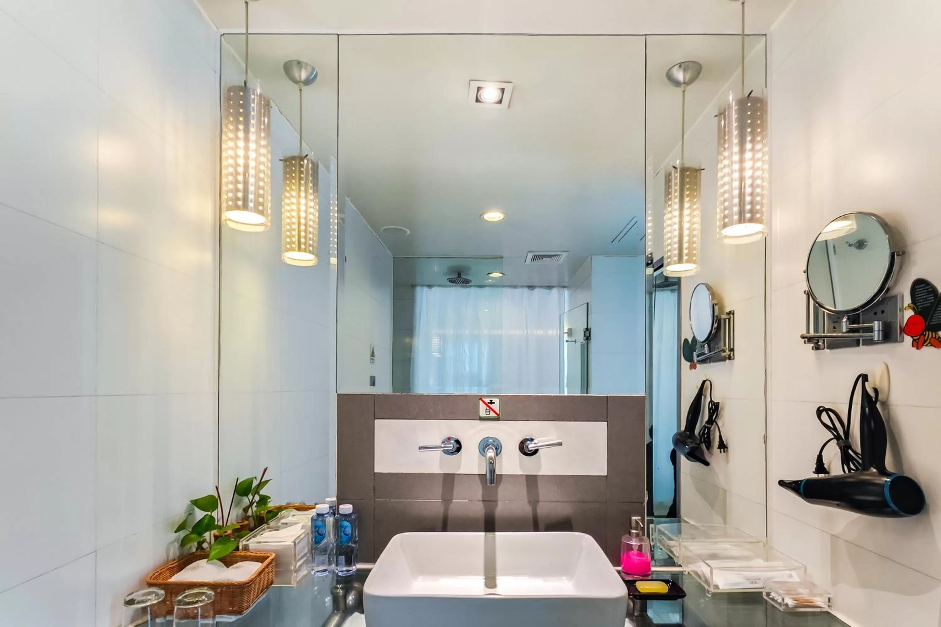 Toilet in The Pavilion Century Tower (Huaqiang NorthBusiness Zone)