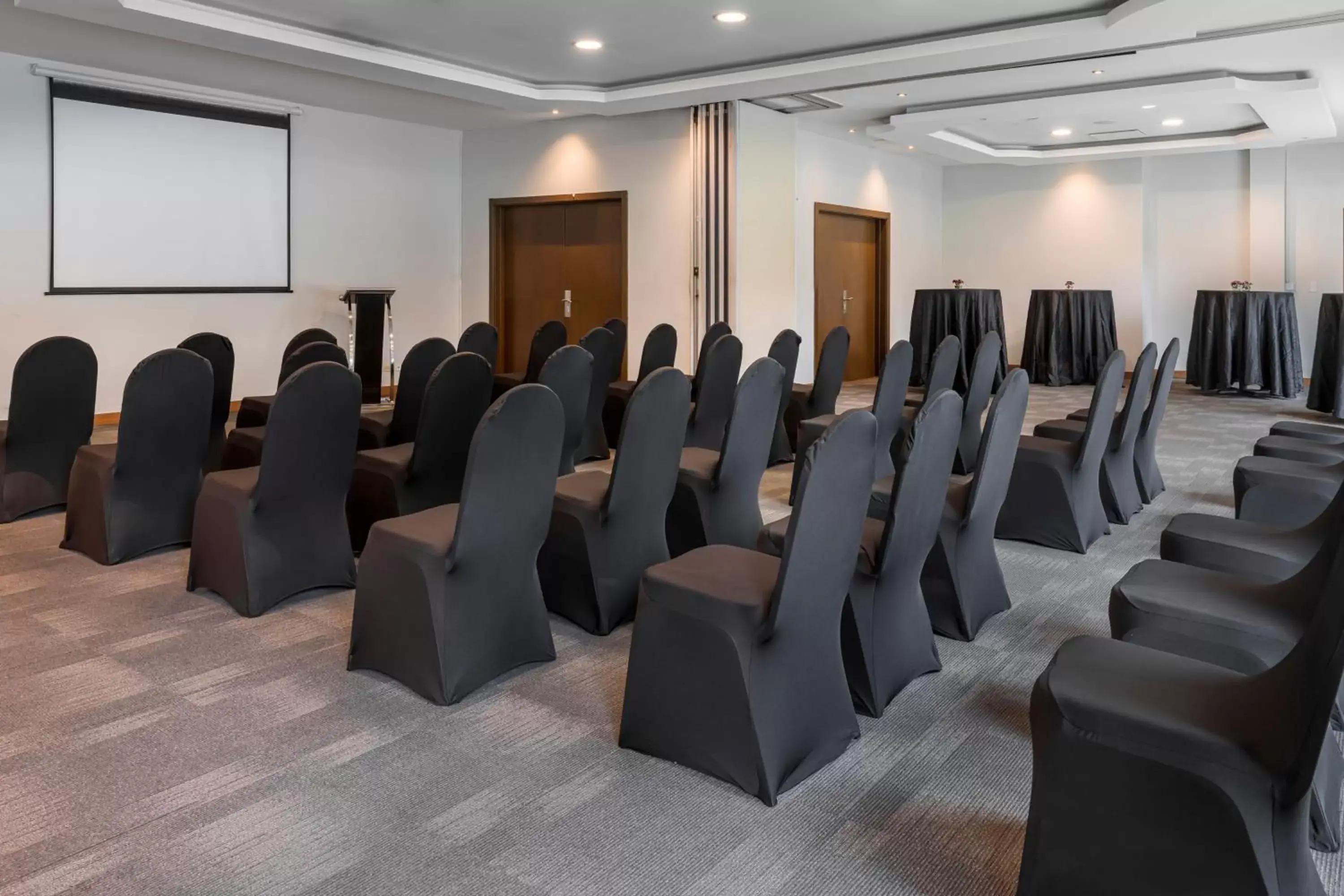Meeting/conference room in Marriott Executive Apartments Panama City, Finisterre