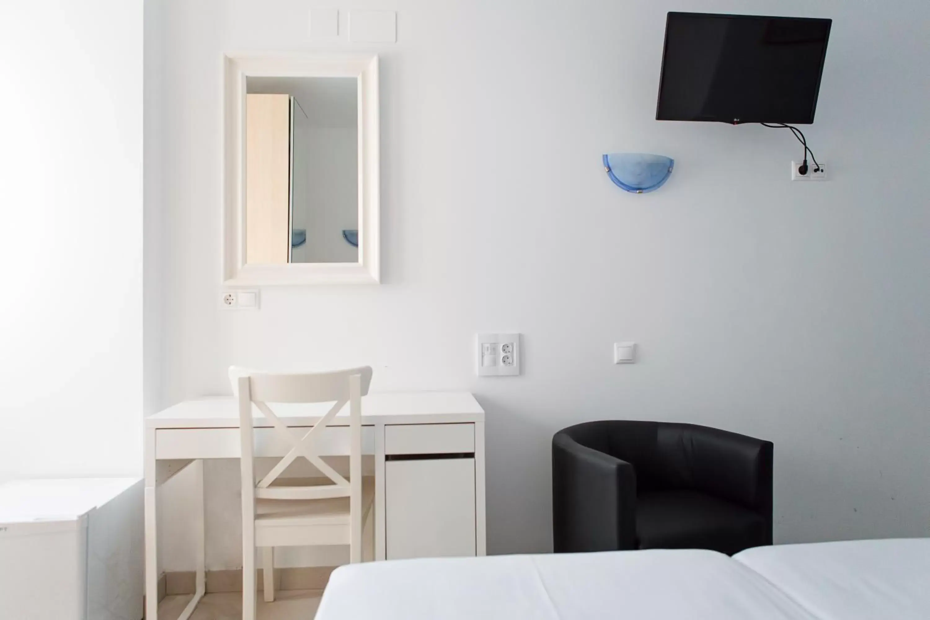 Bedroom, Seating Area in Hotel Eliseos