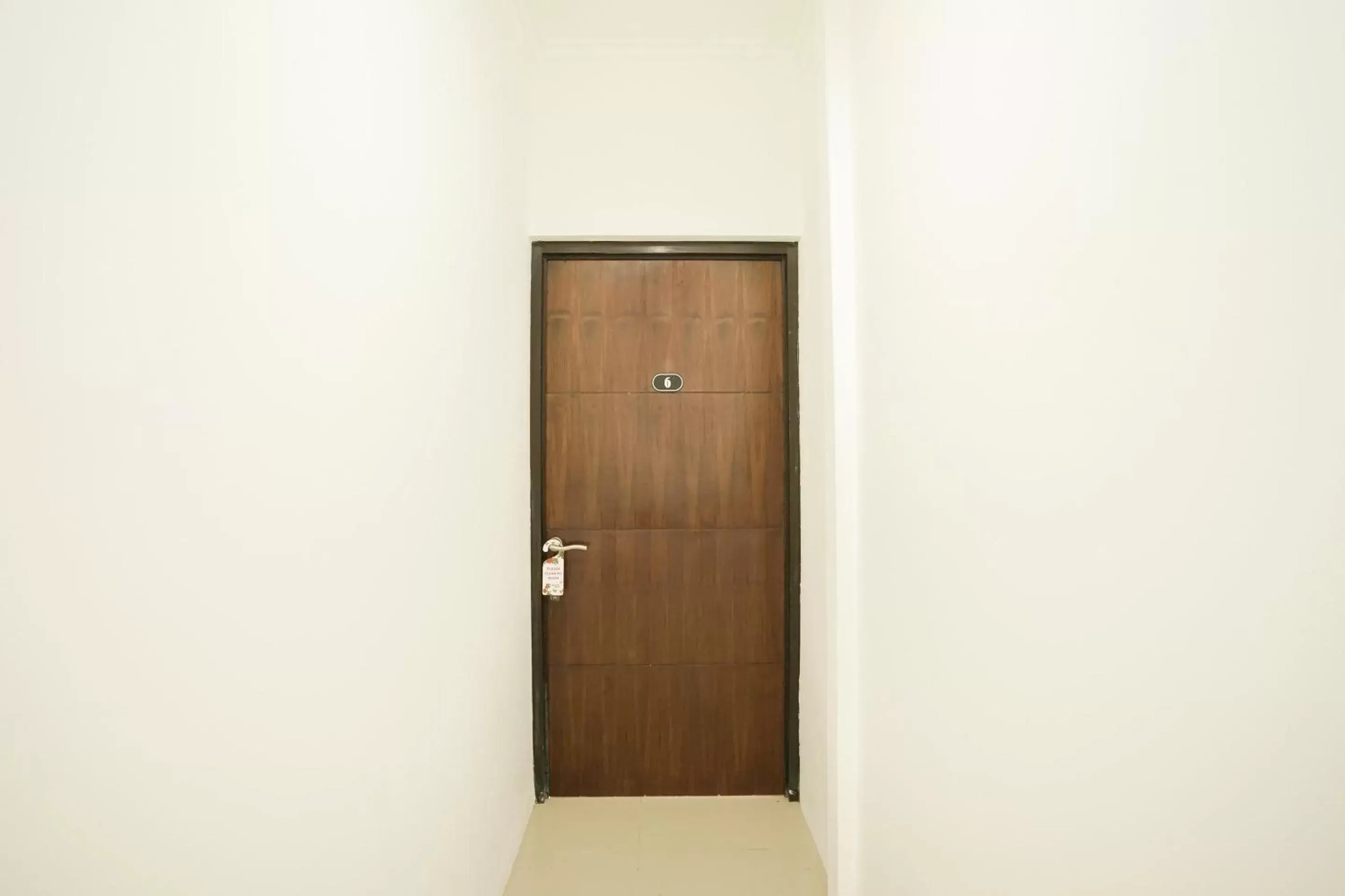 Floor plan, Bathroom in OYO 2183 Cibeureum Residence