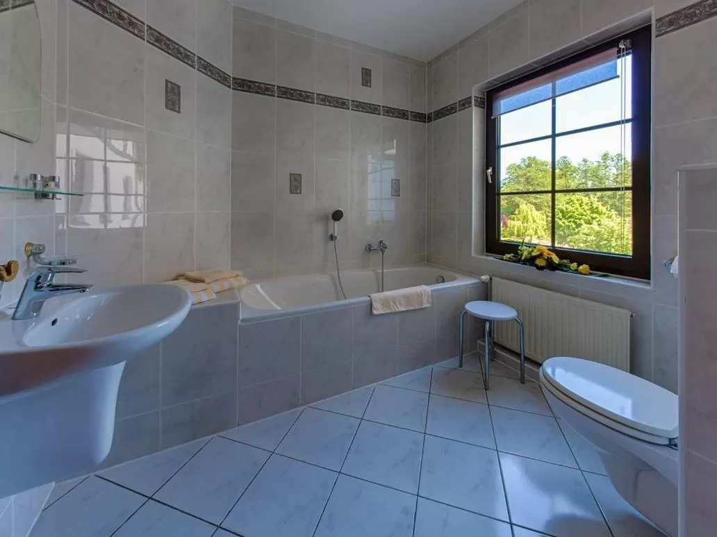 Bathroom in Seeschloß