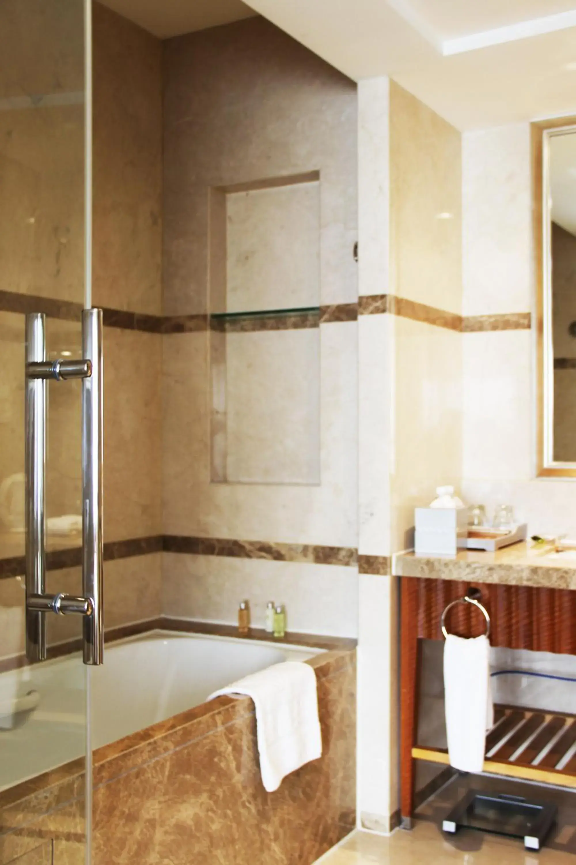 Glarun Jinling Hotel Glarun Jinling Hotel