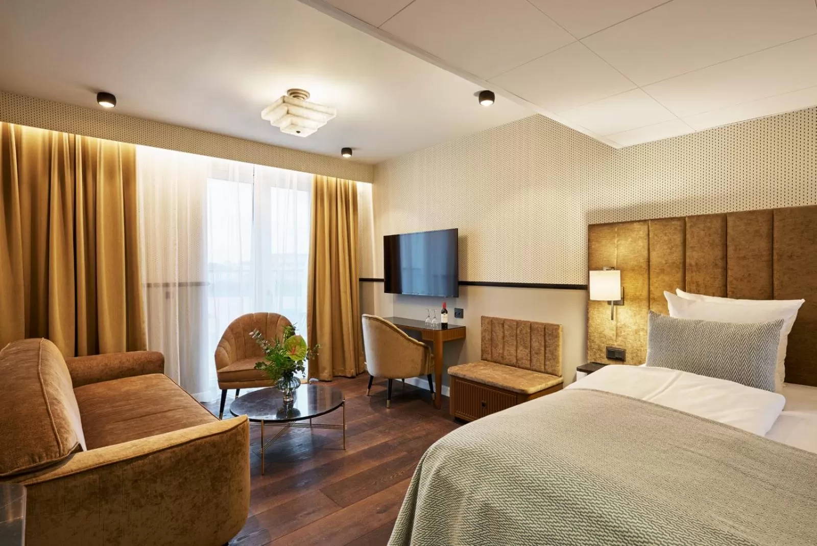 TV and multimedia, Bed in WIDE Hotel