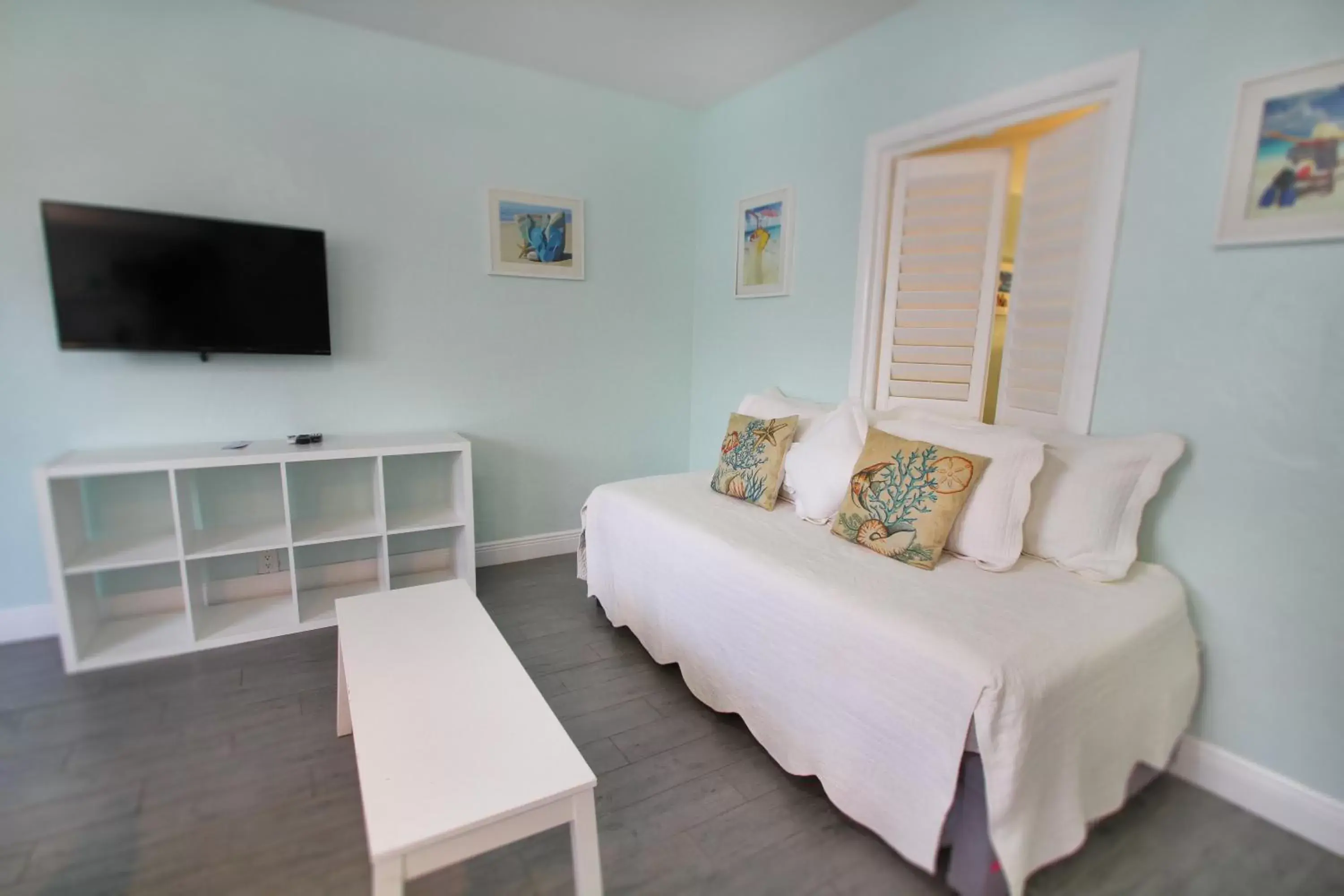 Living room, Bed in Hollywood Beachside Boutique Suite