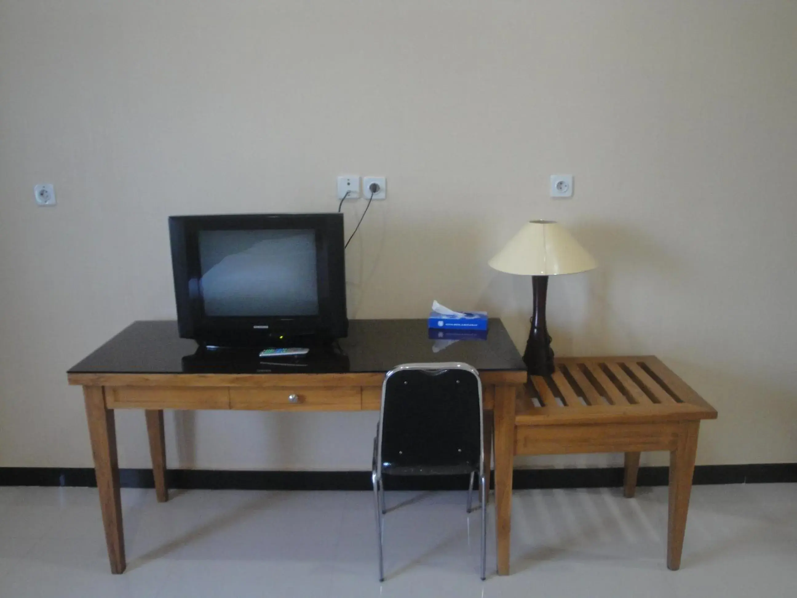 TV and multimedia, TV/Entertainment Center in Sylvia Hotel Maumere