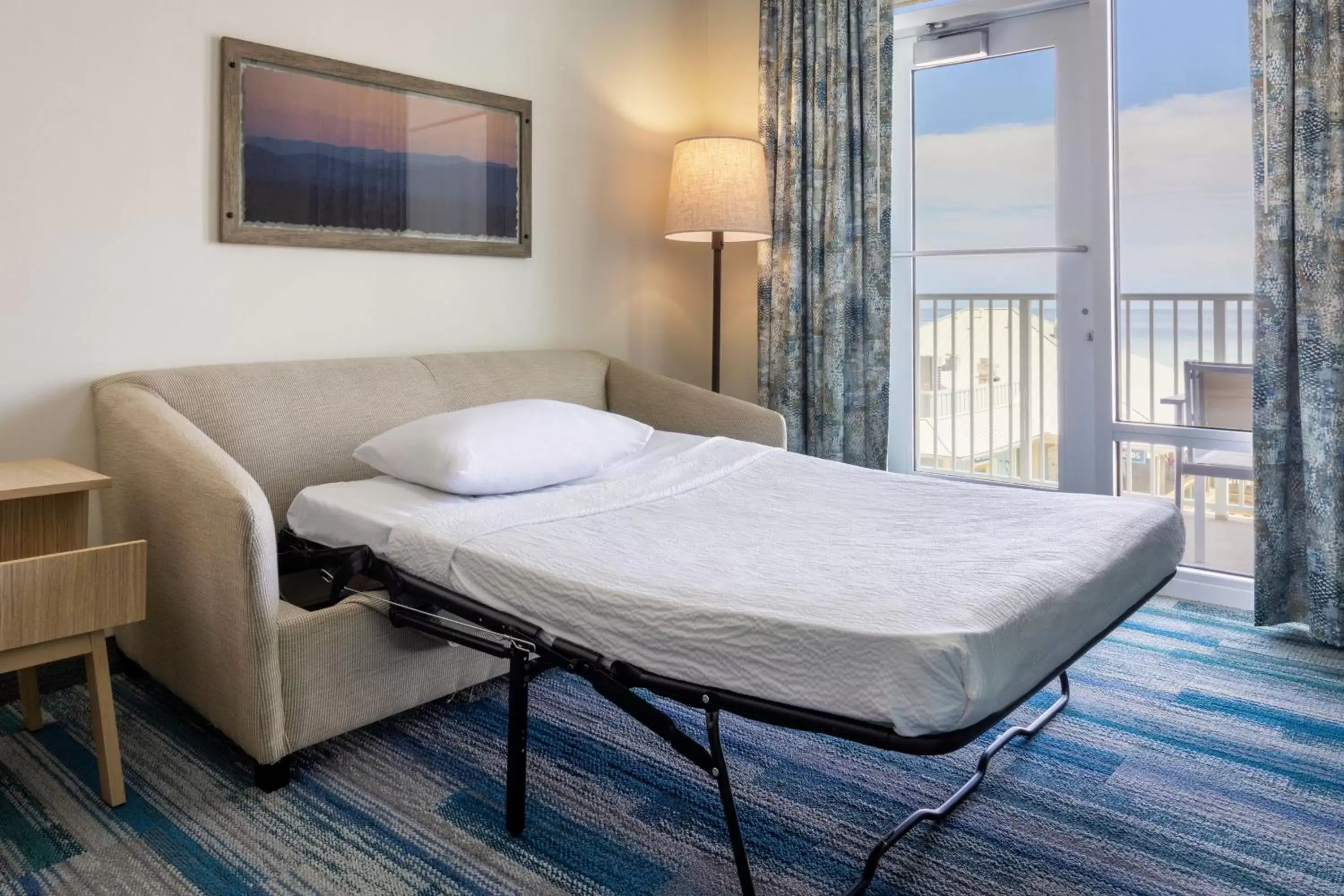 Photo of the whole room, Bed in Fairfield by Marriott Inn & Suites Pensacola Beach