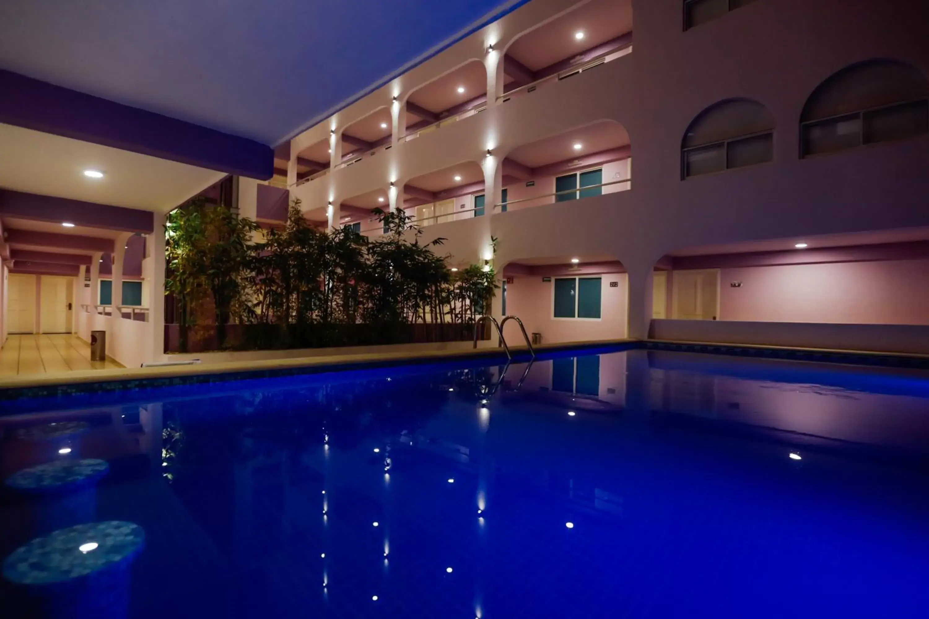 Swimming Pool in Hotel Kavia