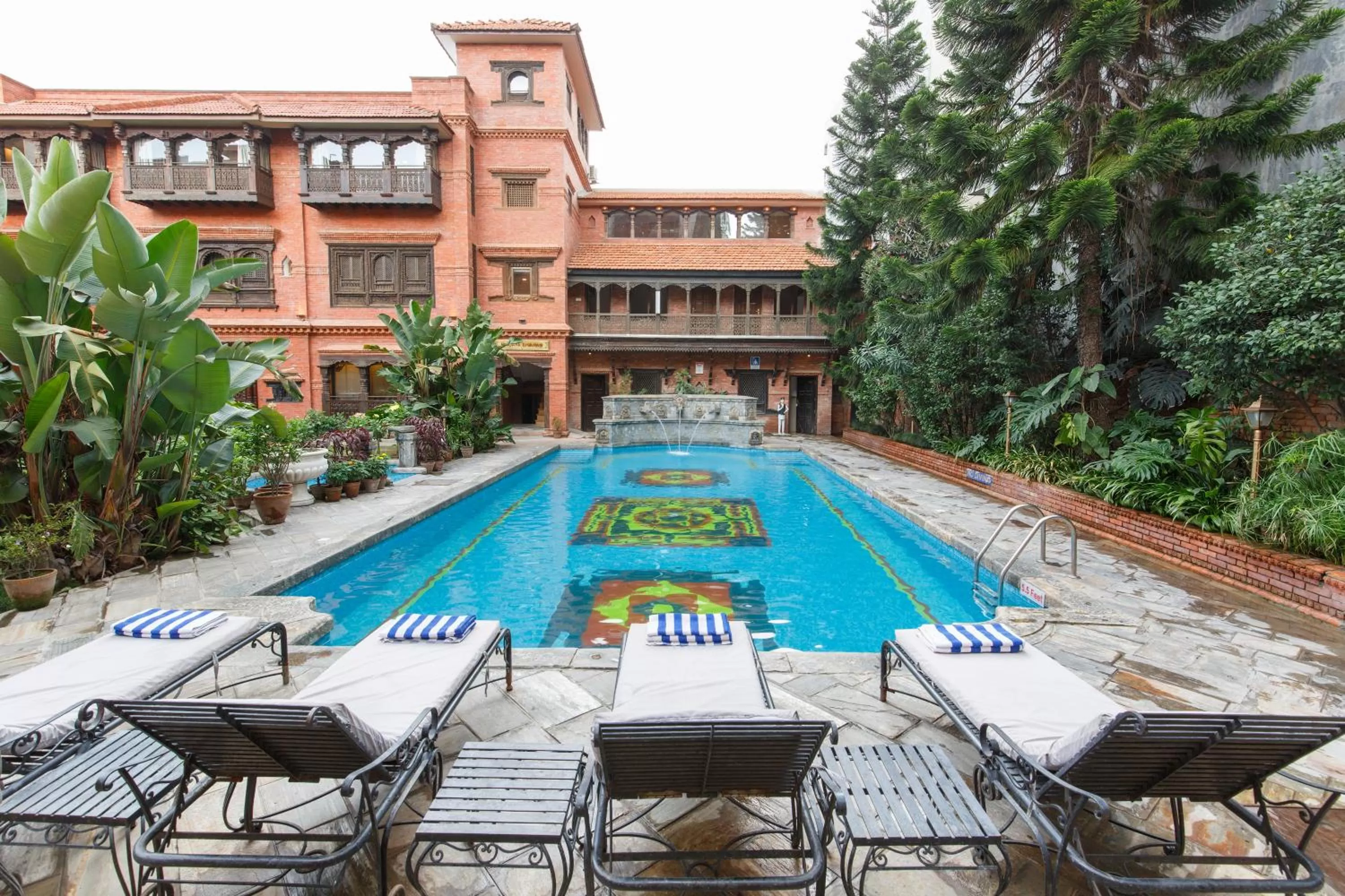 Swimming pool in Hotel Manaslu