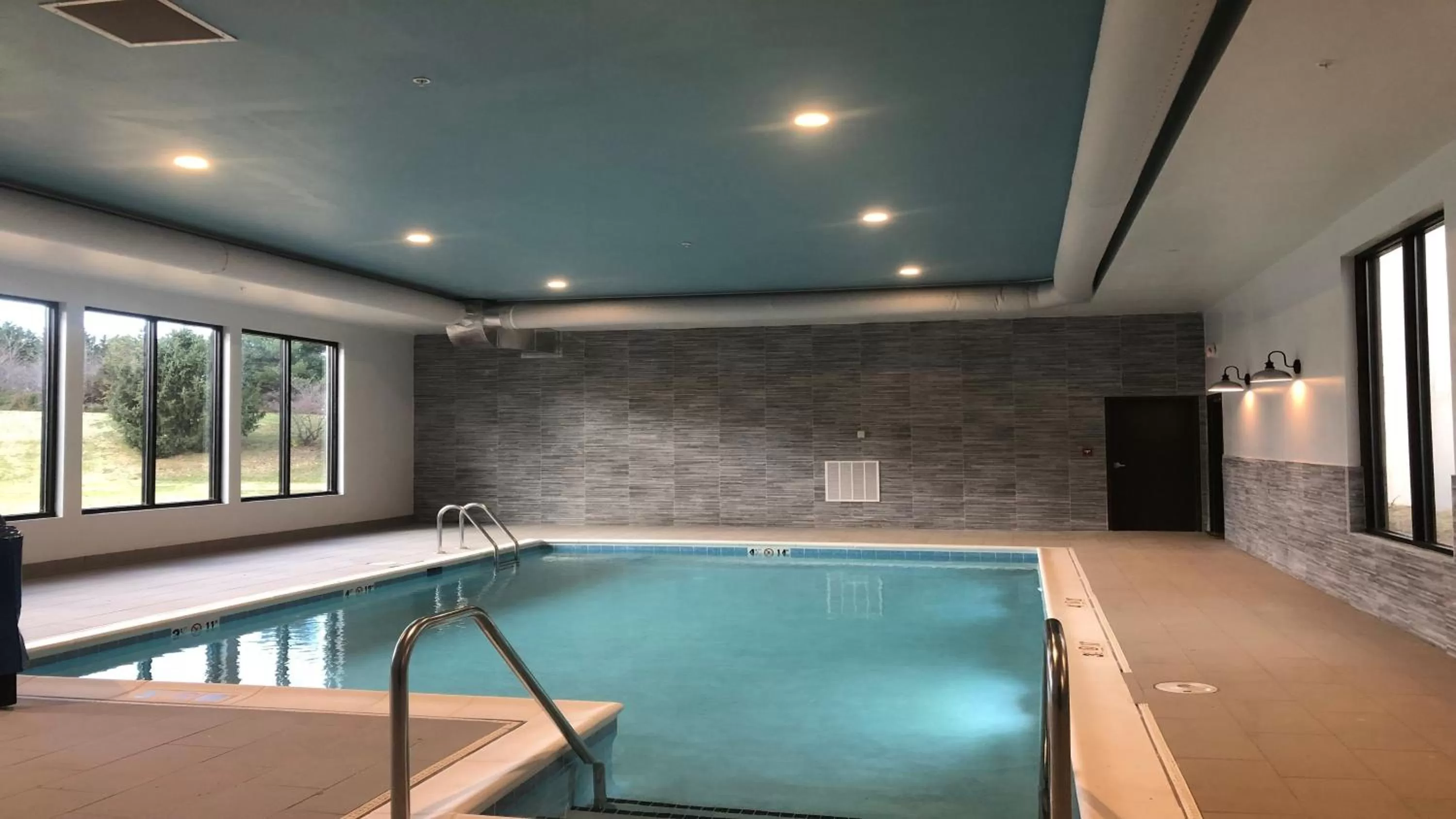 Swimming pool in Holiday Inn Roanoke Airport - Conference CTR by IHG