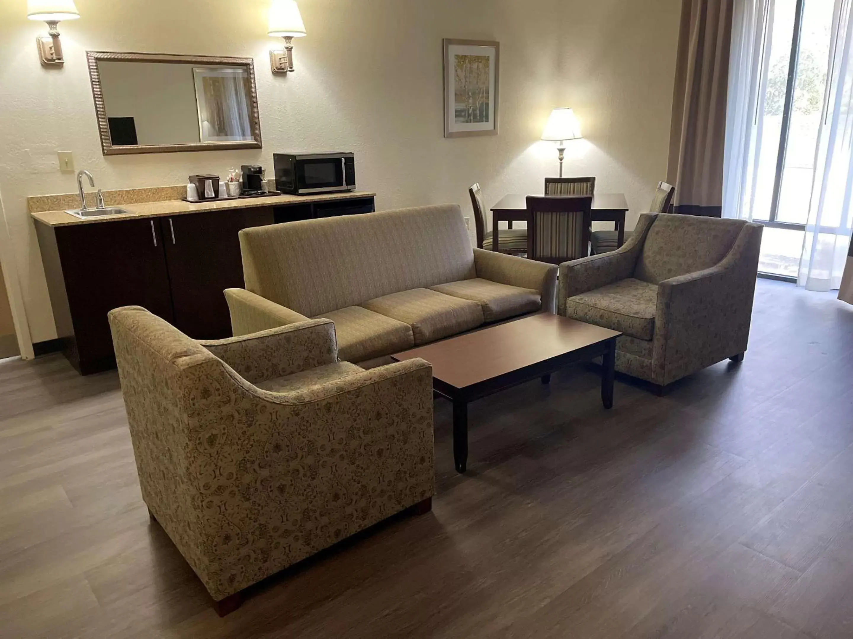 Bedroom, Seating Area in Comfort Inn Pinehurst