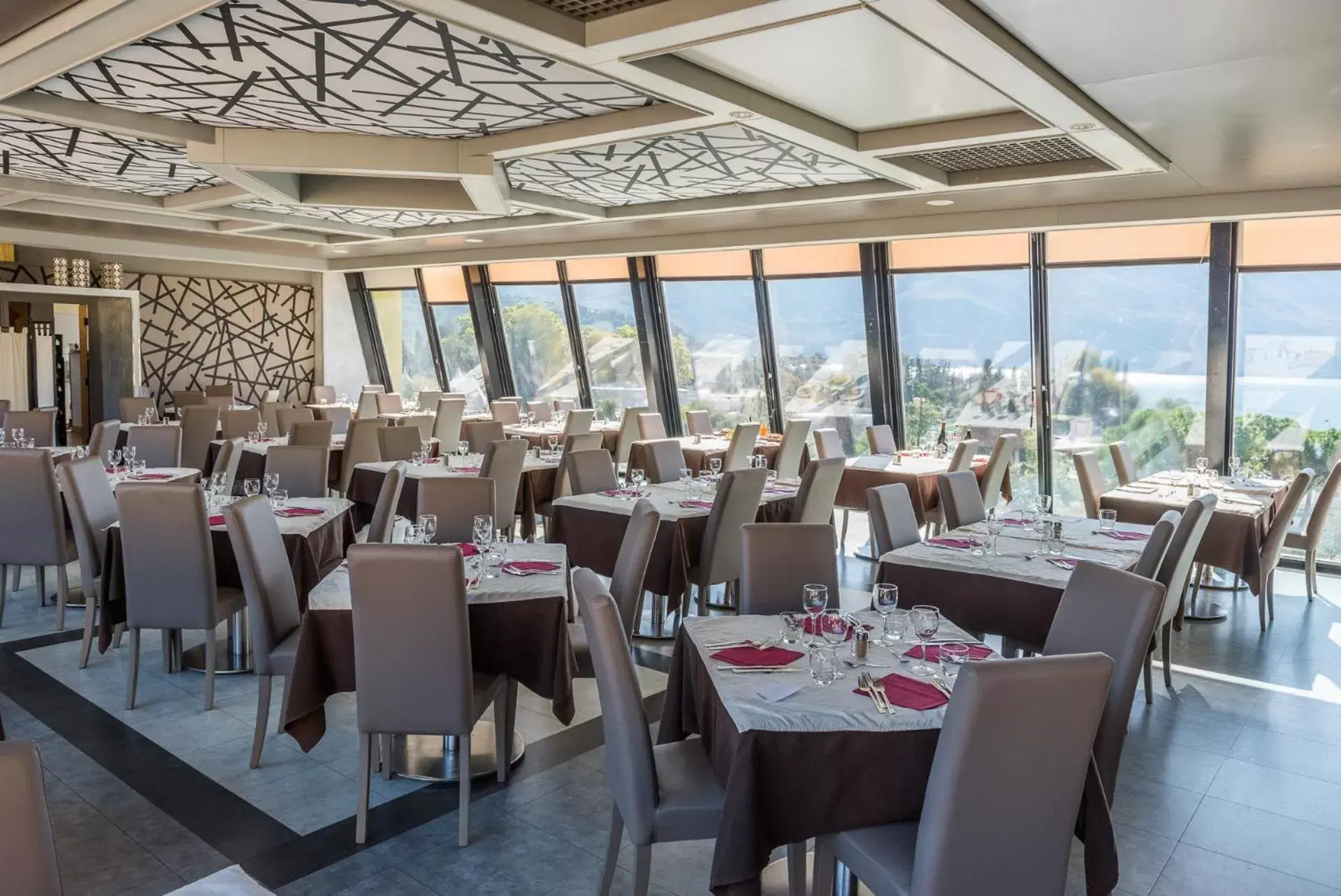 Restaurant/Places to Eat in Grand Hotel Riva