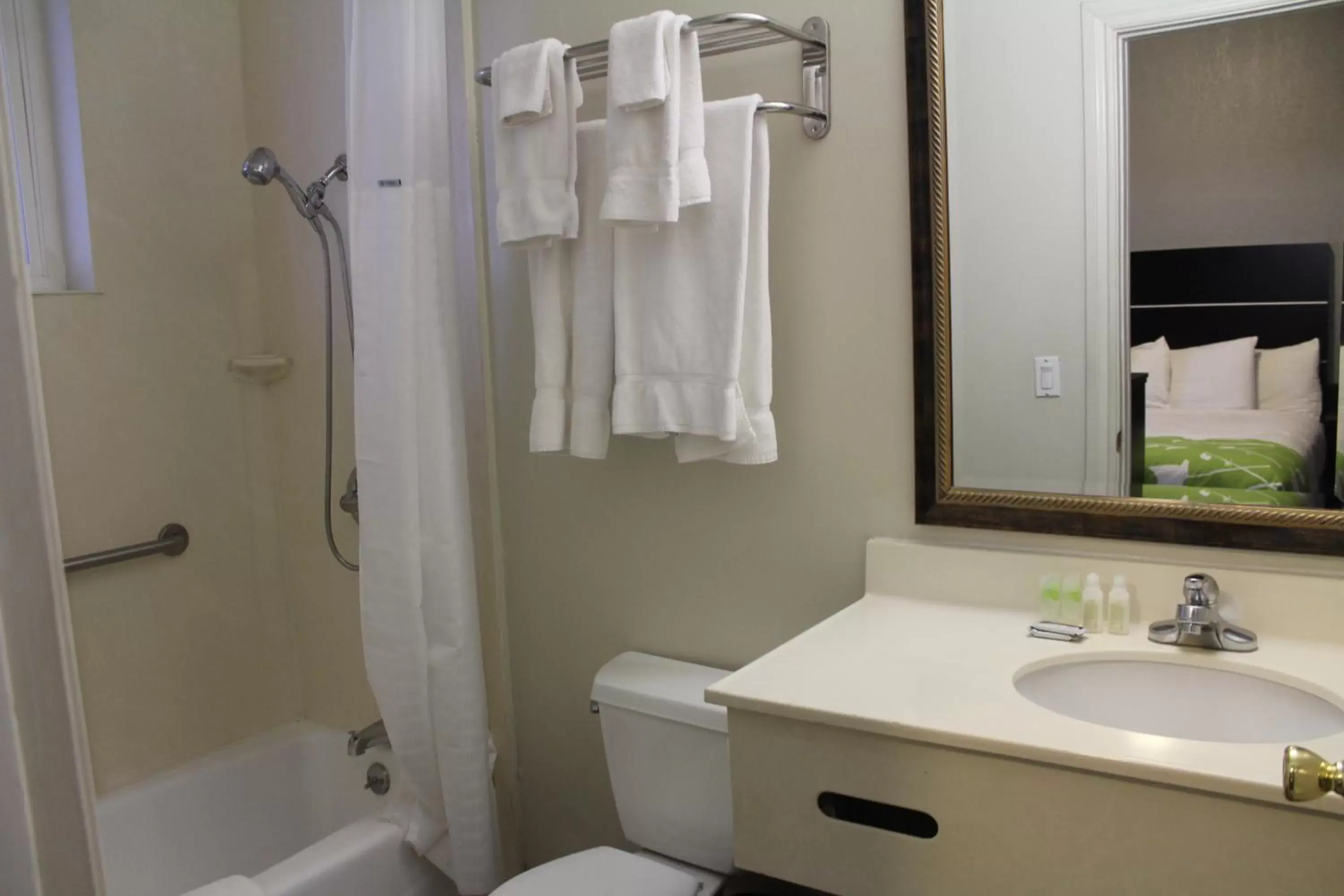 Bathroom in Layne Hotel