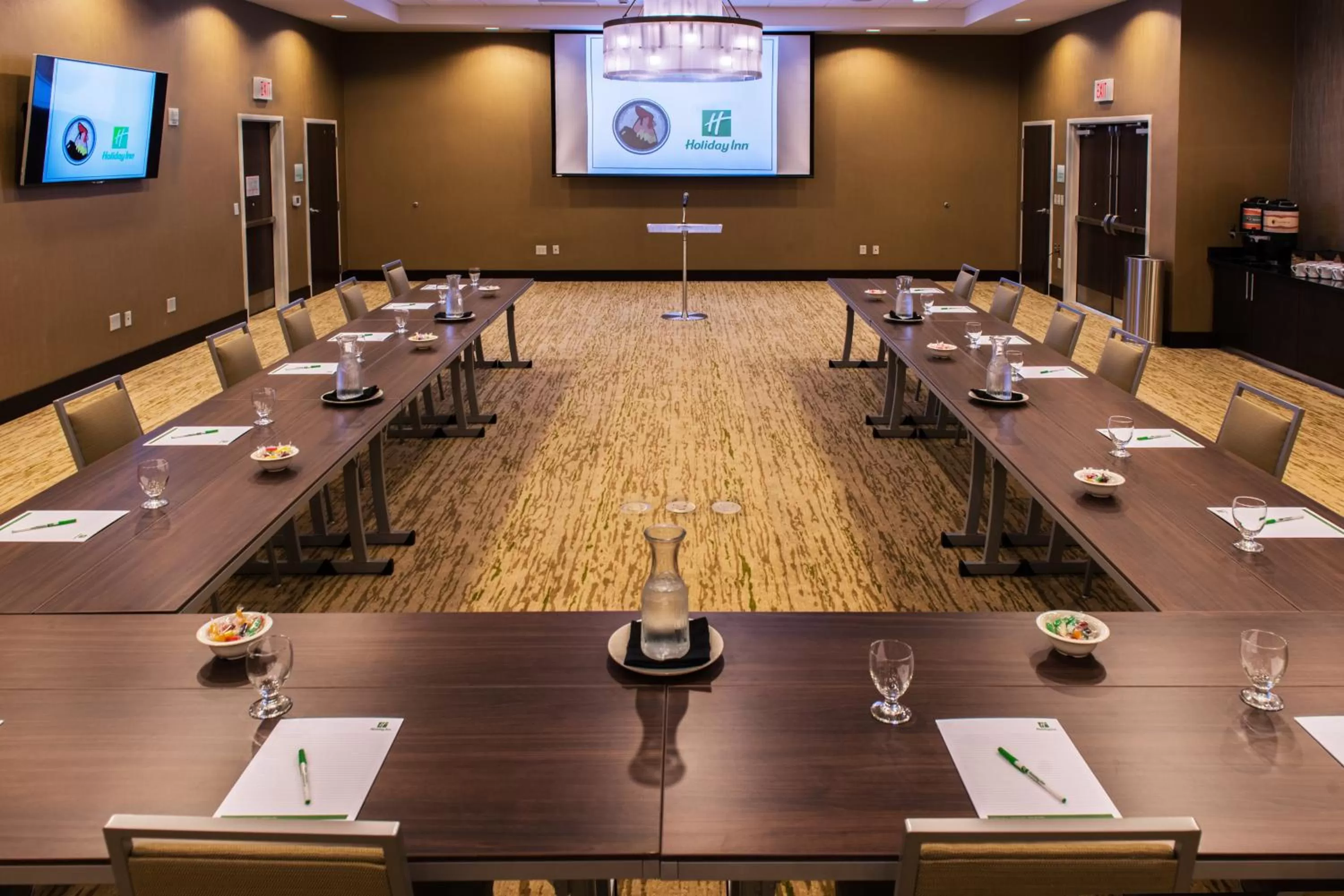 Meeting/conference room in Holiday Inn Owensboro Riverfront by IHG