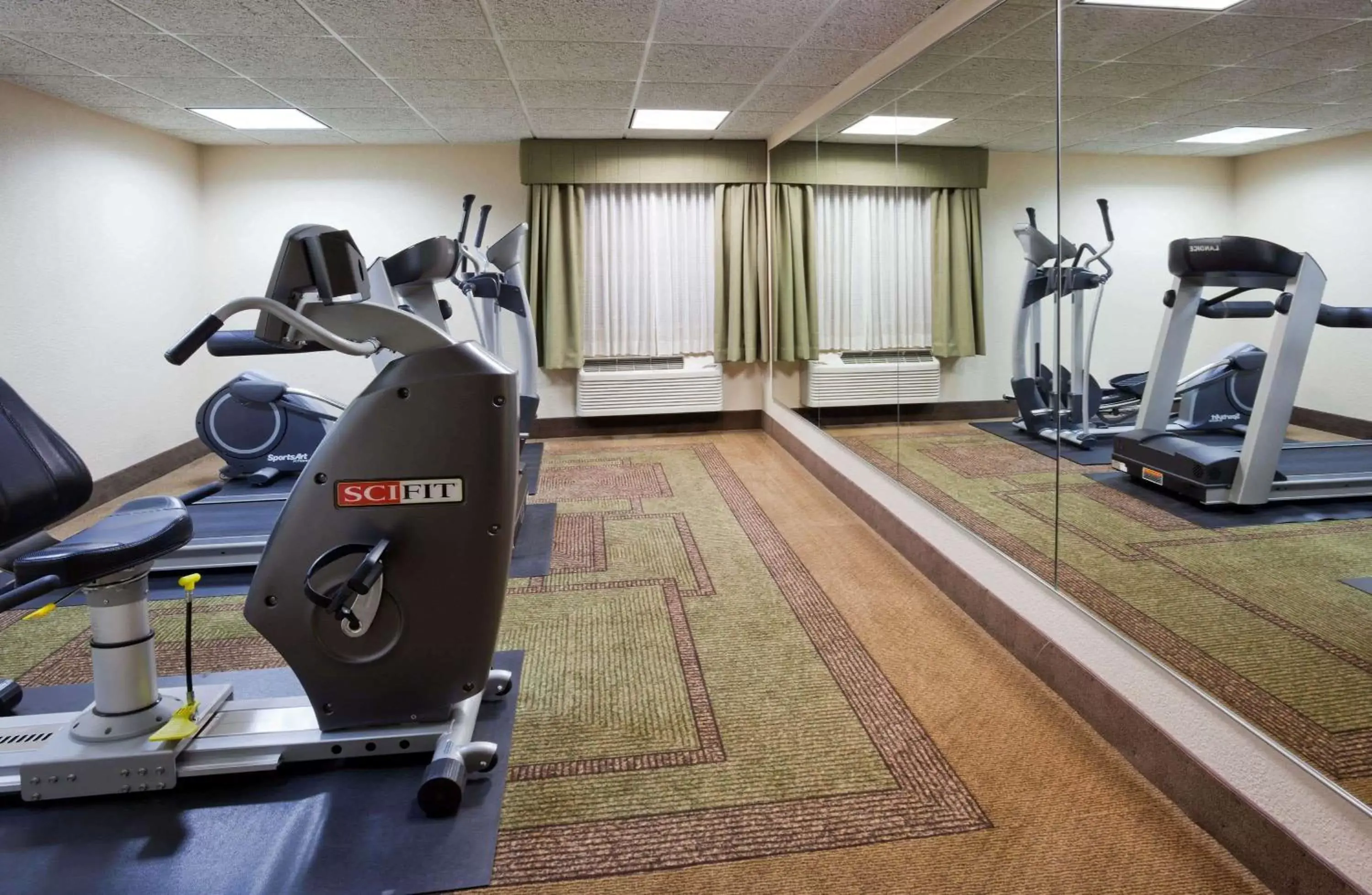 Fitness centre/facilities in La Quinta Inn by Wyndham Minneapolis Airport Bloomington Fitness centre/facilities in La Quinta Inn by Wyndham Minneapolis Airport Bloomington