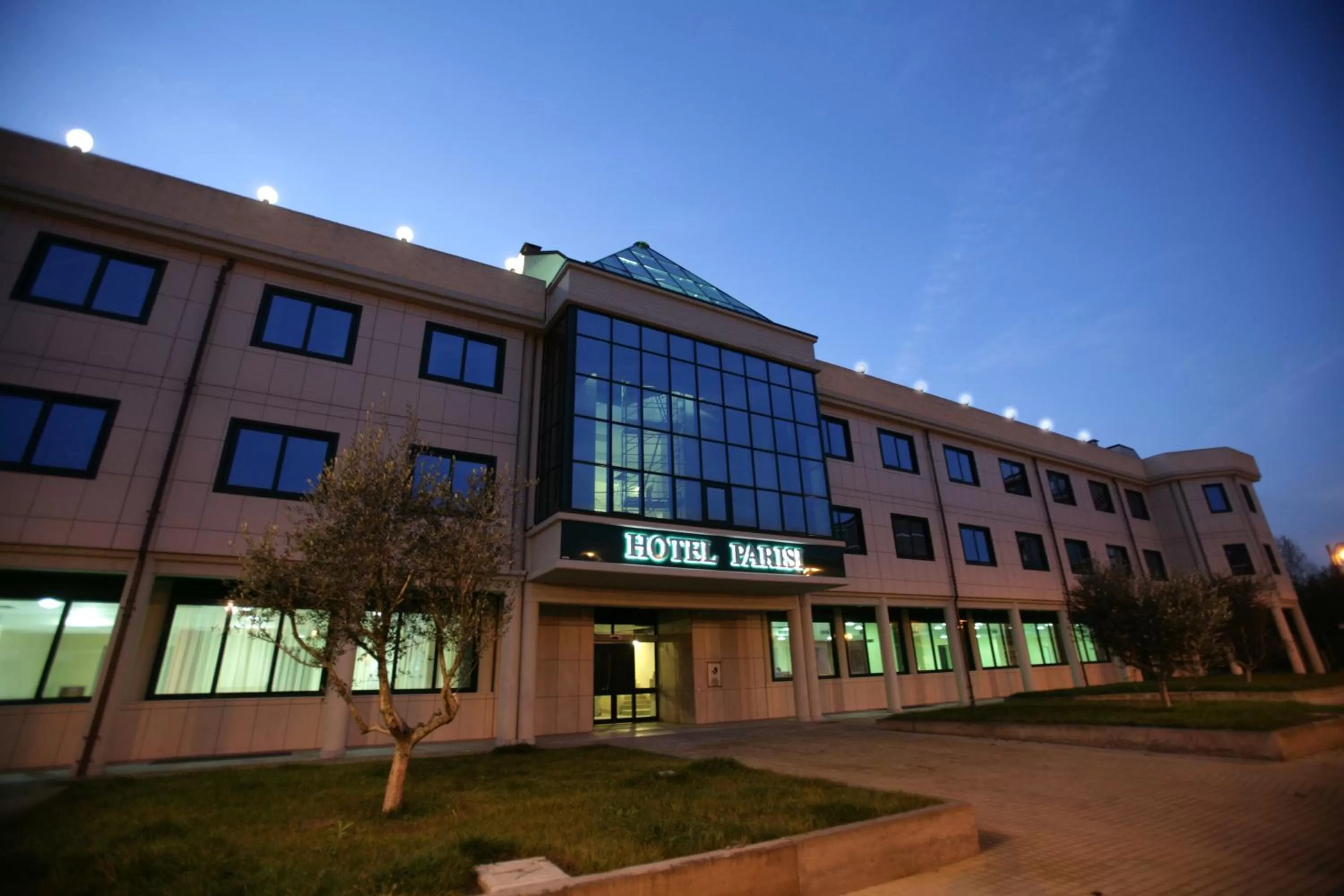 Property building in Hotel Parisi