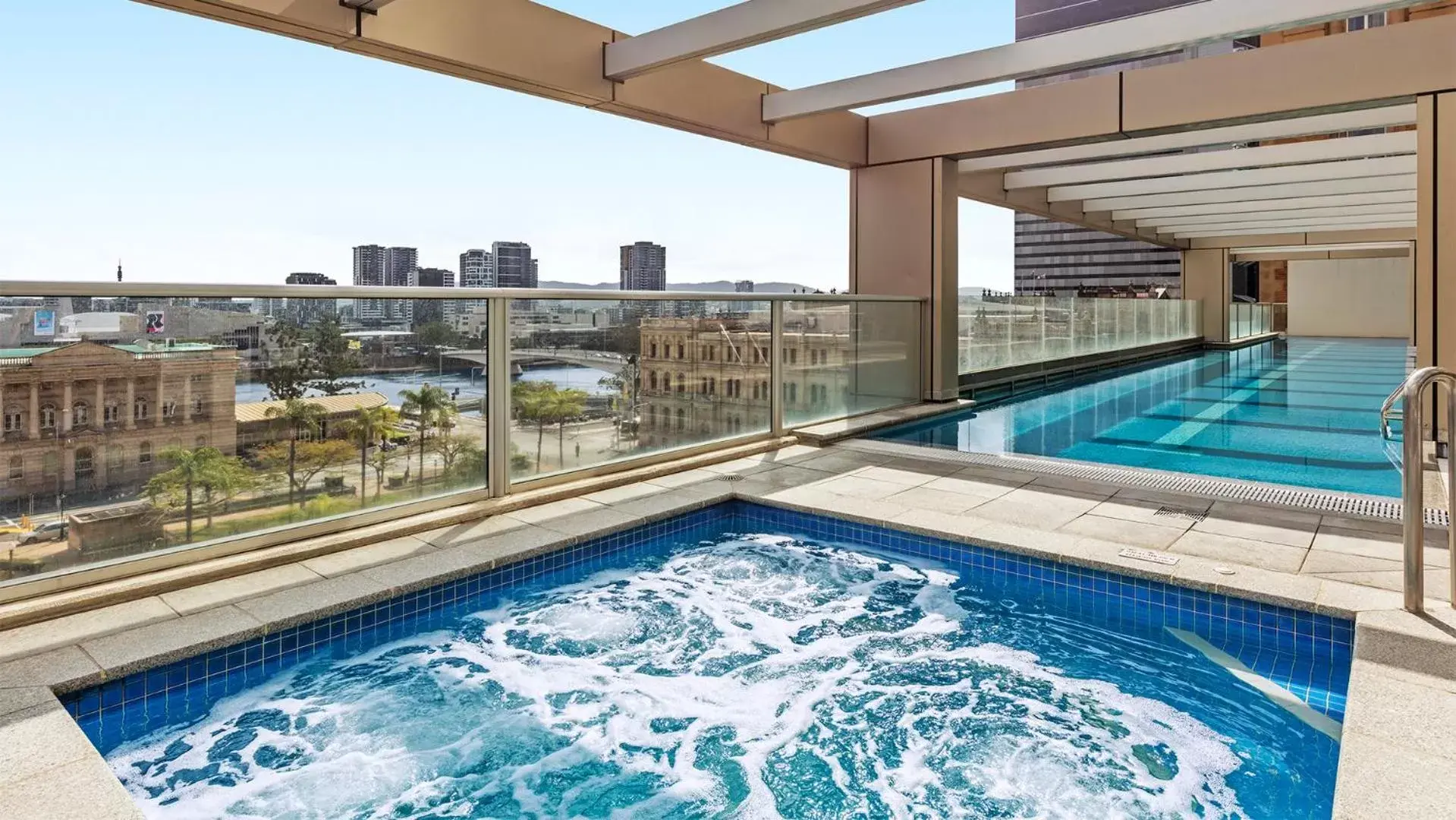 Hot Tub, Swimming Pool in Oaks Brisbane Casino Tower Suites