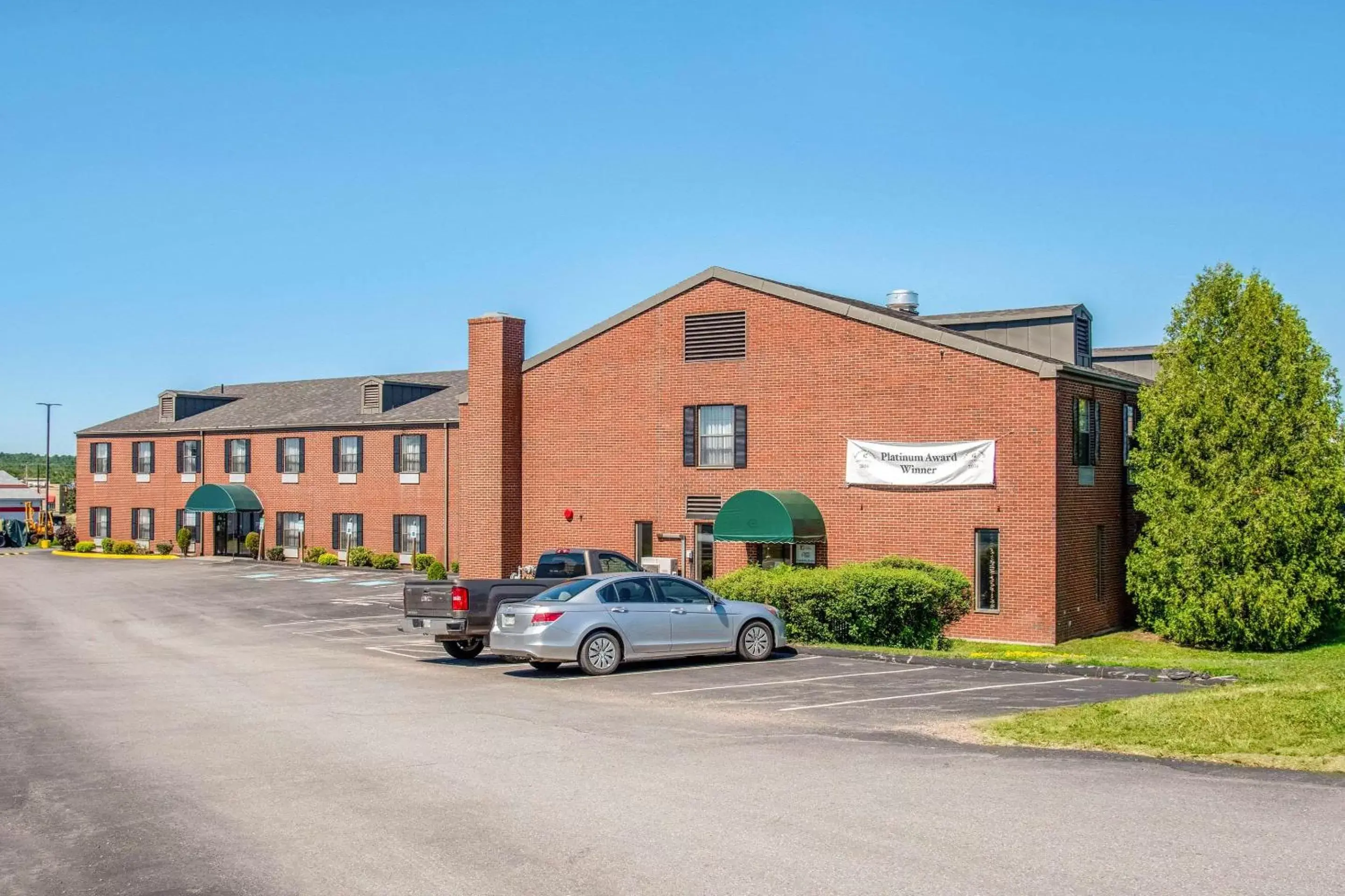 Property Building in Quality Inn at Bangor Mall