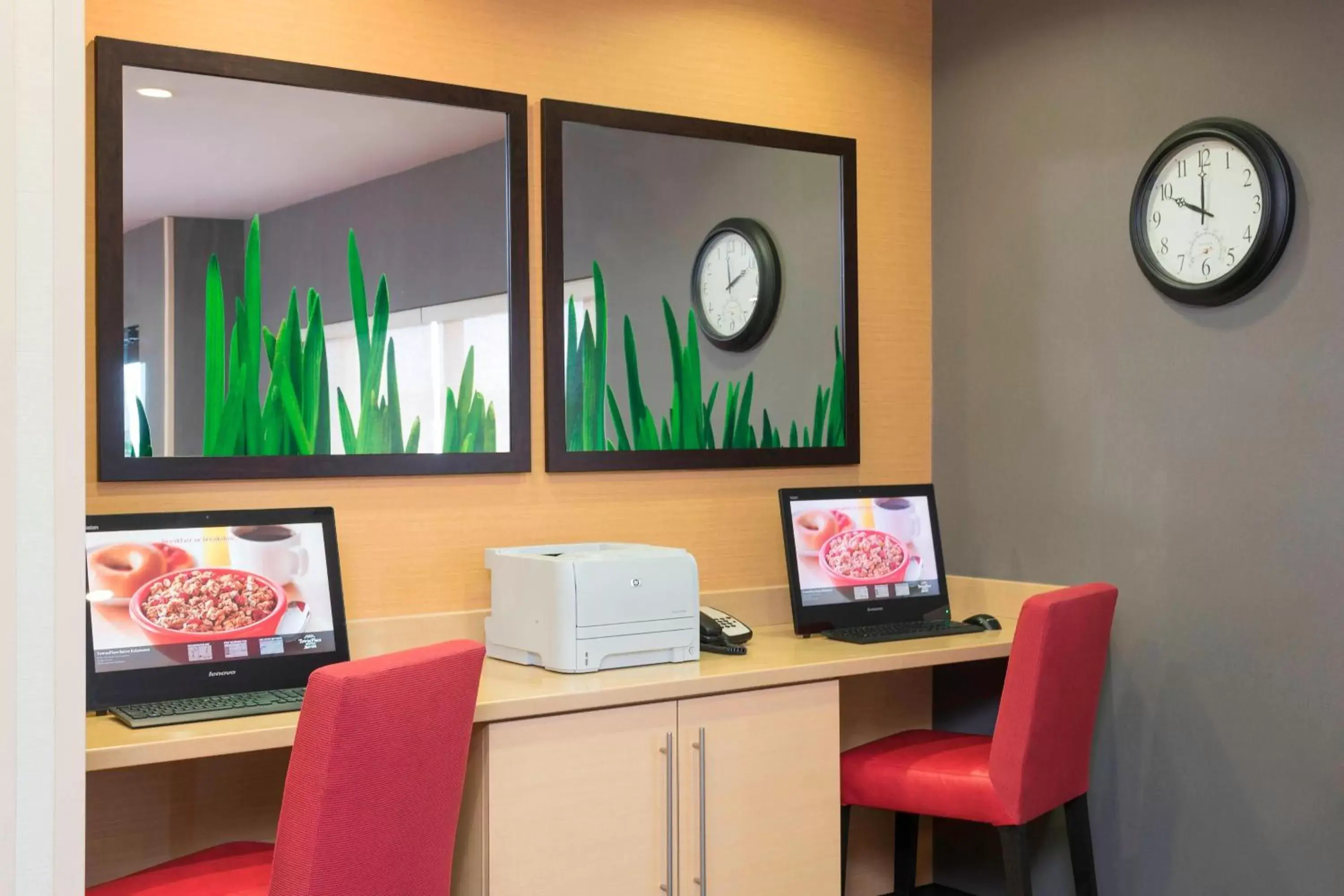 Business facilities, TV/Entertainment Center in TownePlace Suites by Marriott Kalamazoo