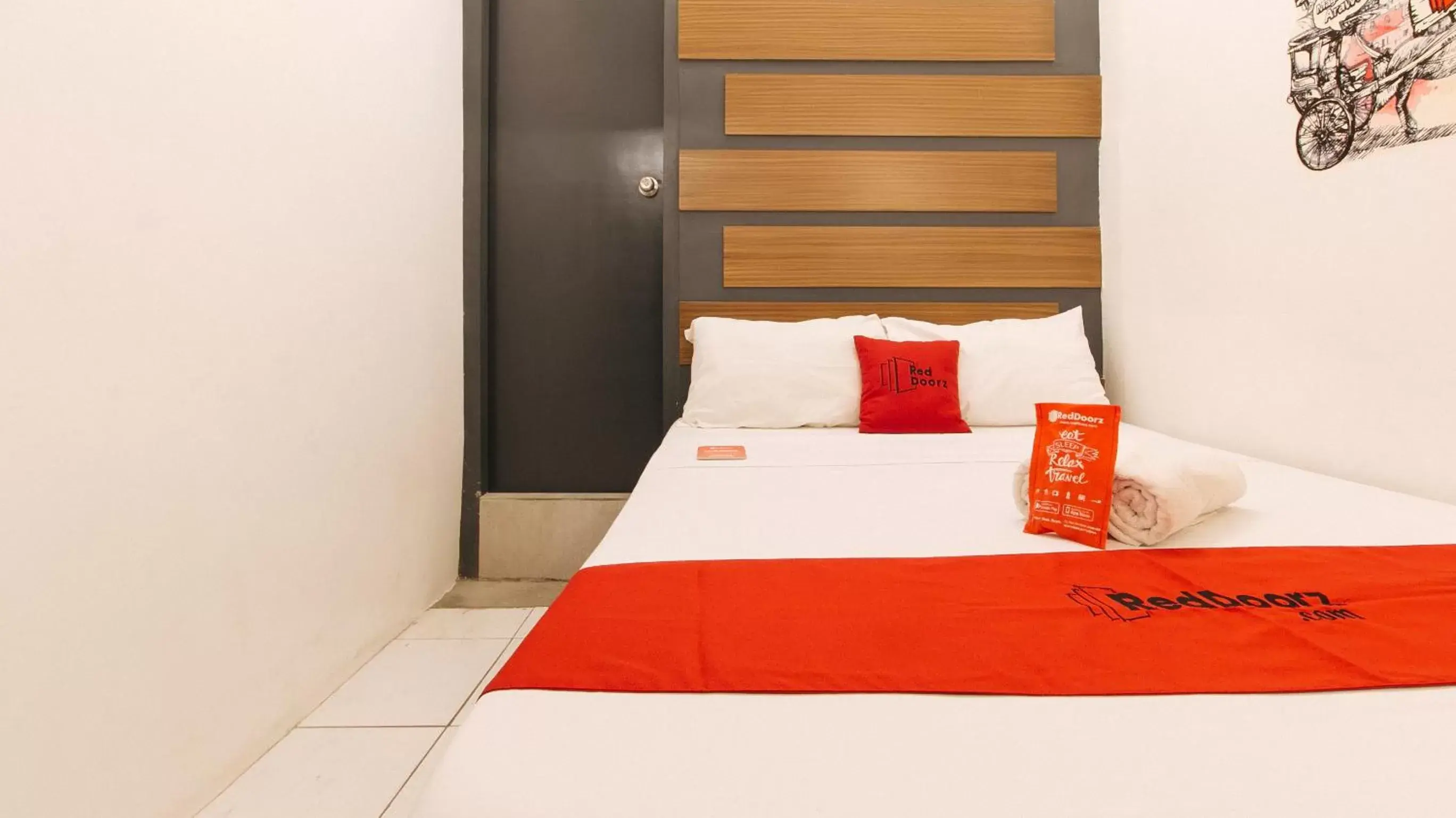 Bed in RedDoorz near Fishermall Quezon City