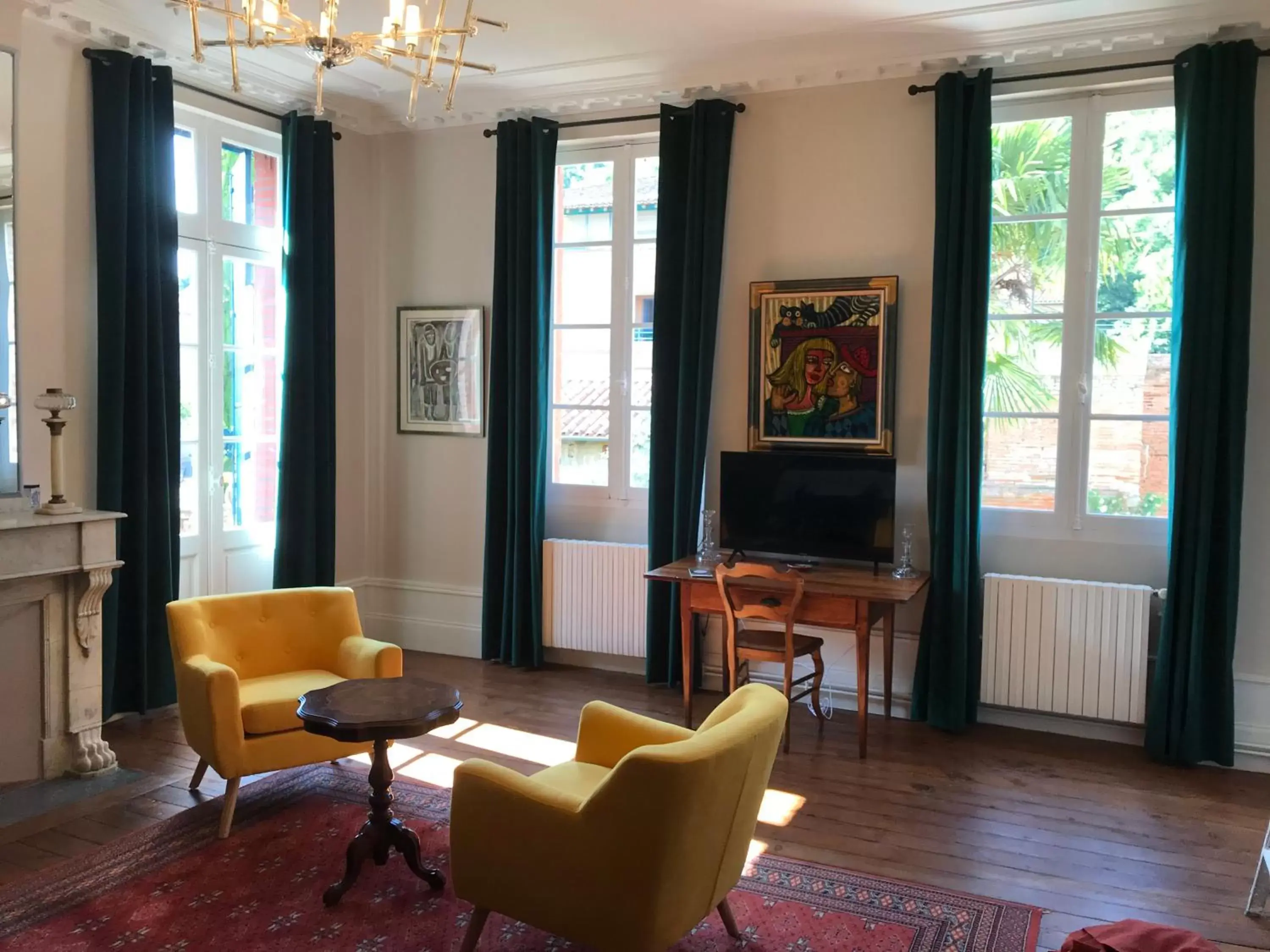 TV and multimedia, Seating Area in L'Arche de Moissac