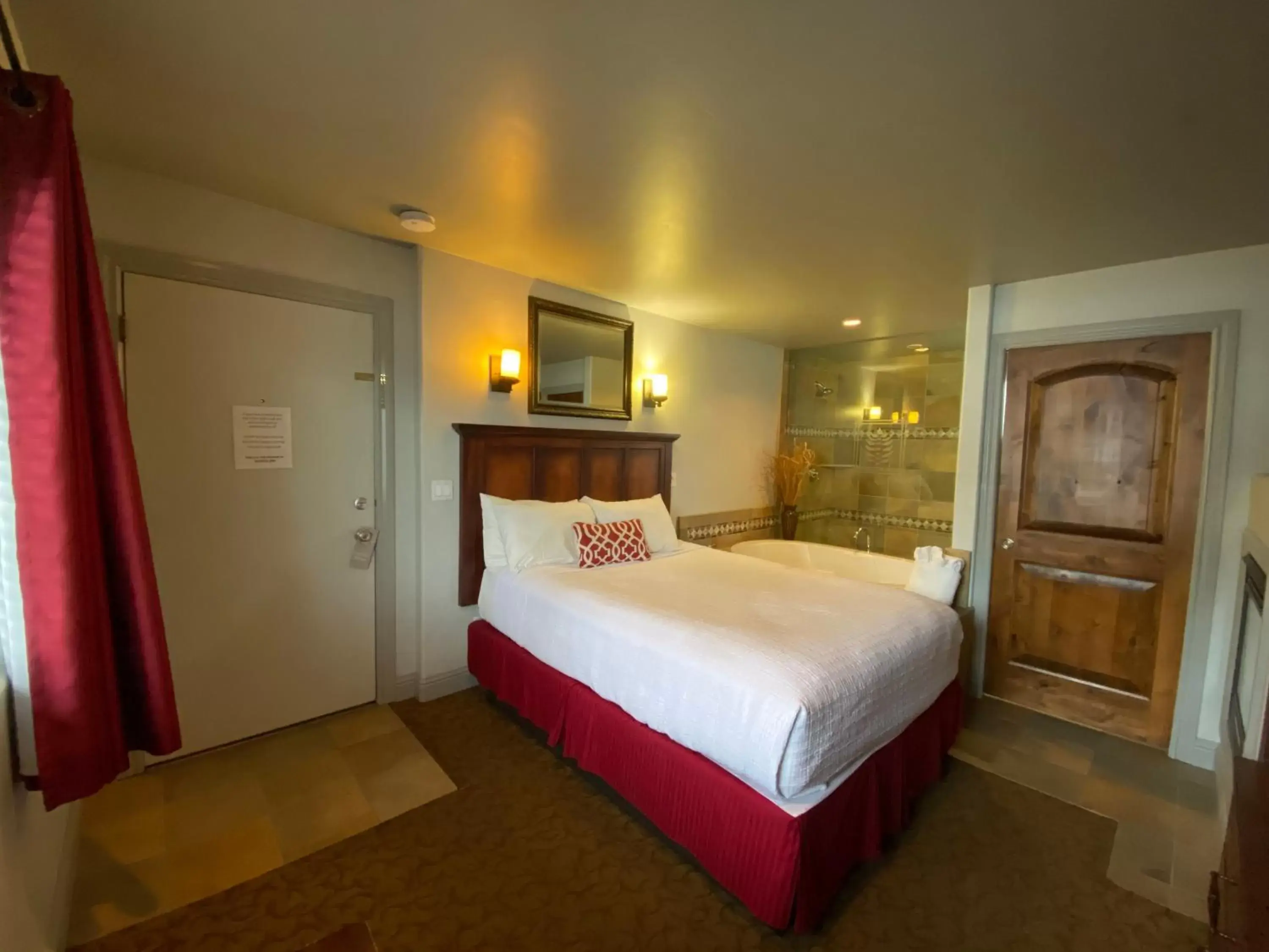 Bedroom, Bed in Secrets Inn Lake Tahoe