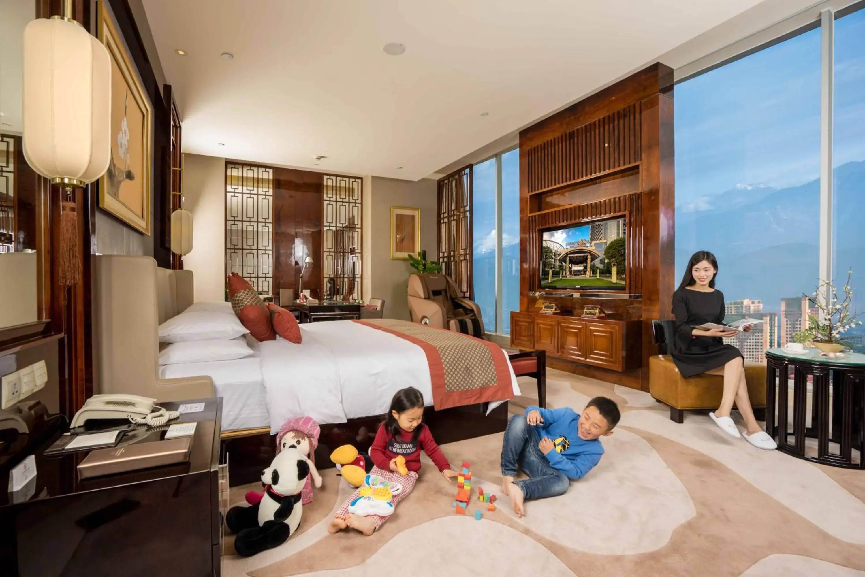 Family in Felton Gloria Grand Hotel Chengdu