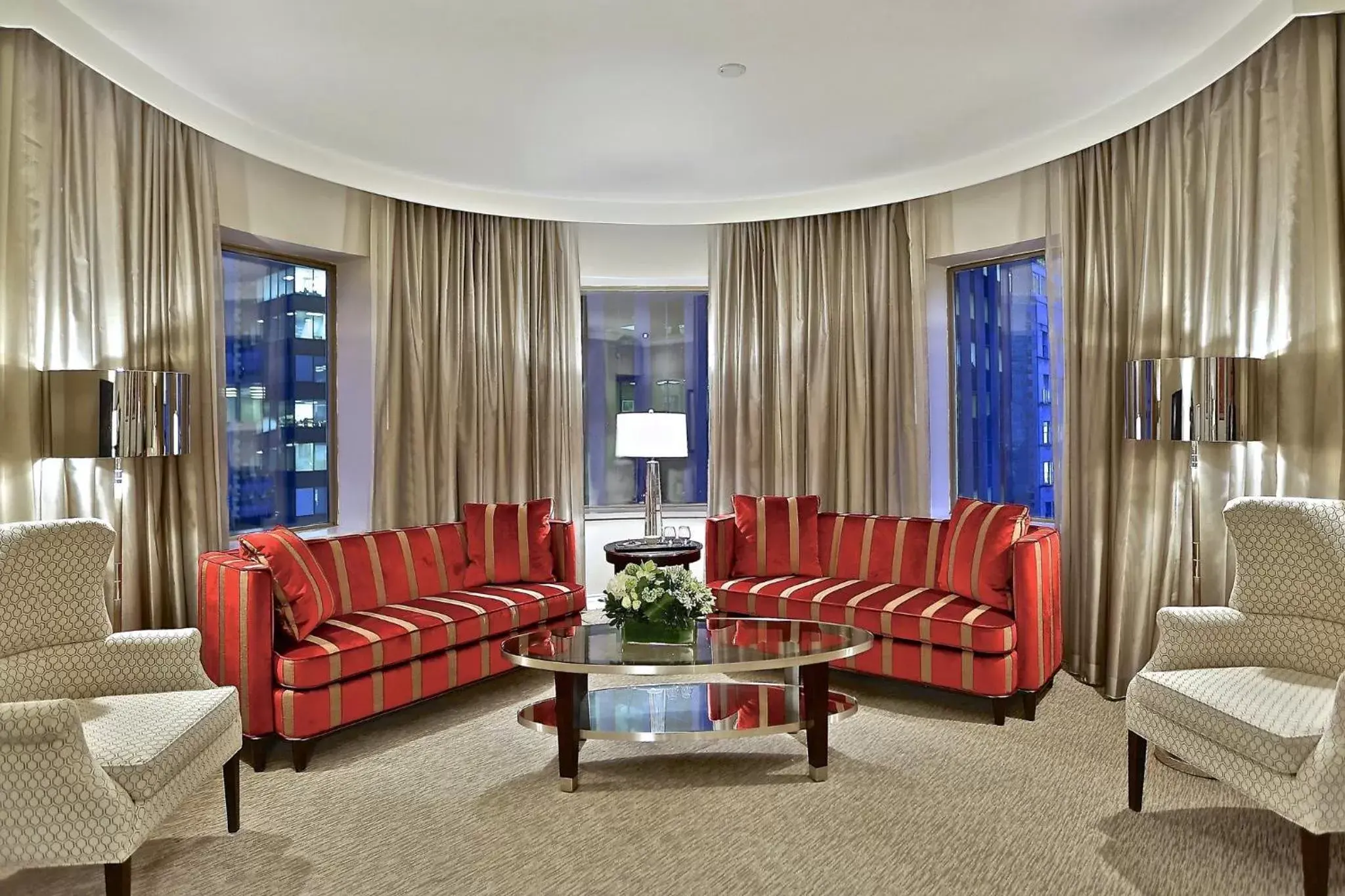 Photo of the whole room, Seating Area in The Omni King Edward Hotel