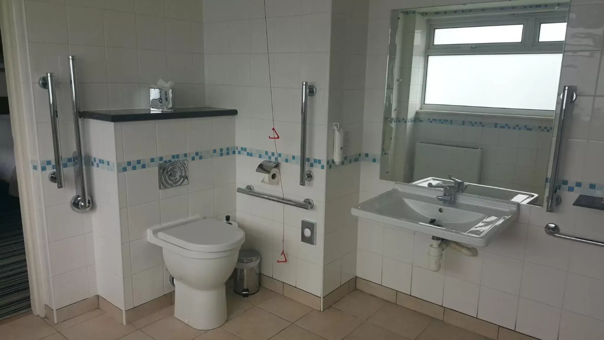 Photo of the whole room, Bathroom in Holiday Inn Derby/Nottingham, an IHG Hotel