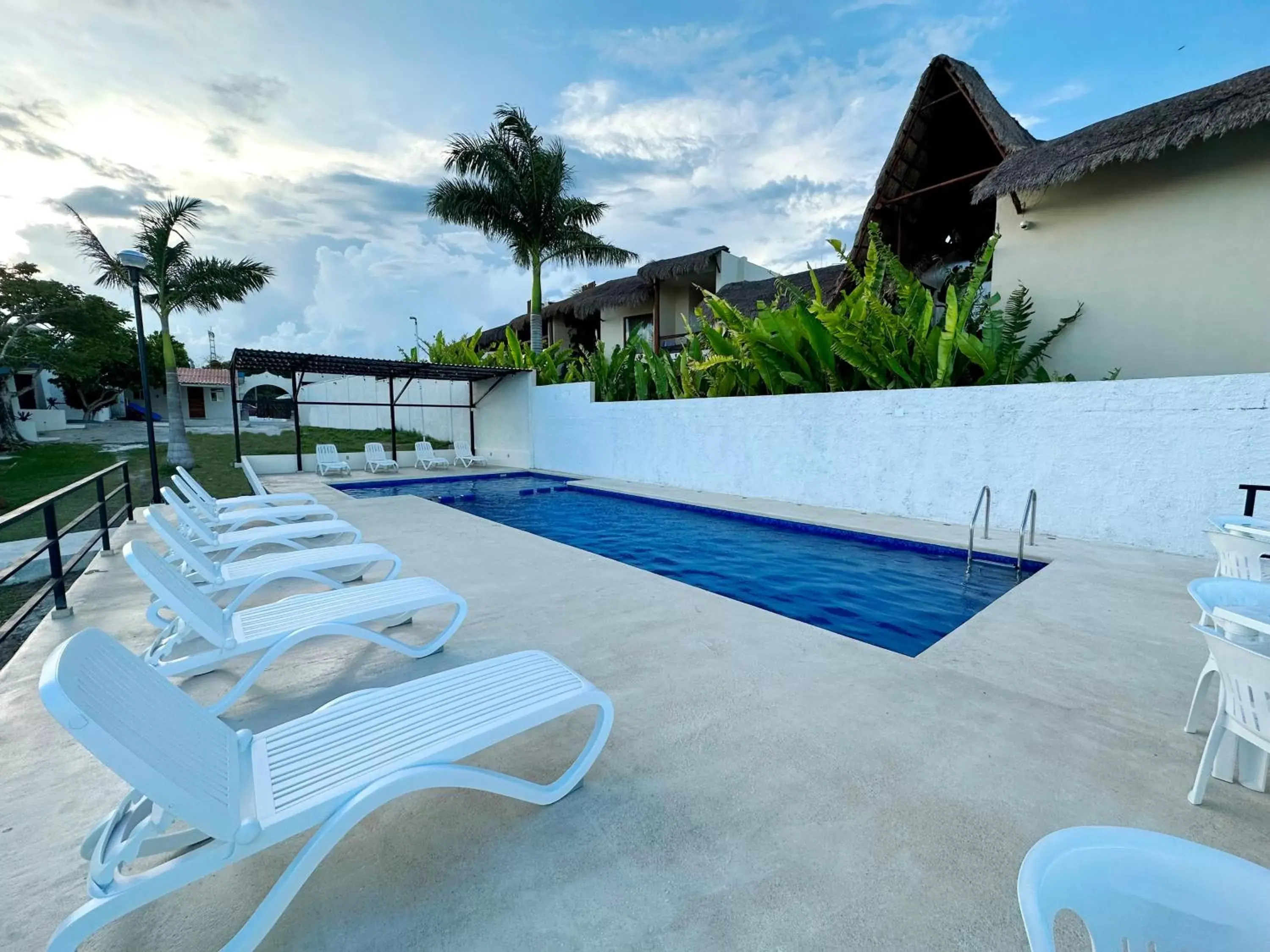 Swimming Pool in Hotel Vista Laguna Bacalar