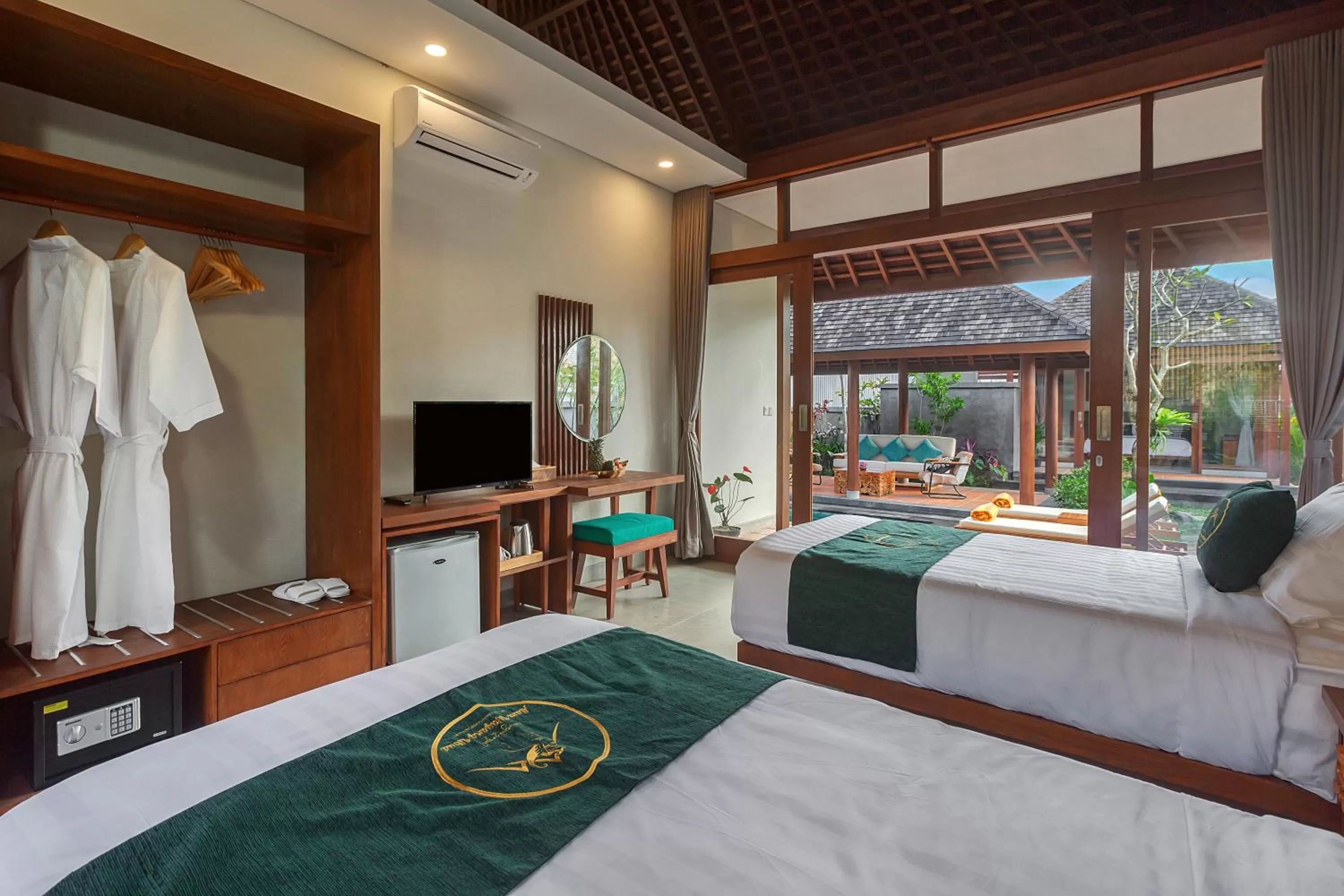 Photo of the whole room, Bed in Alam Wayang Ubud - CHSE Certified