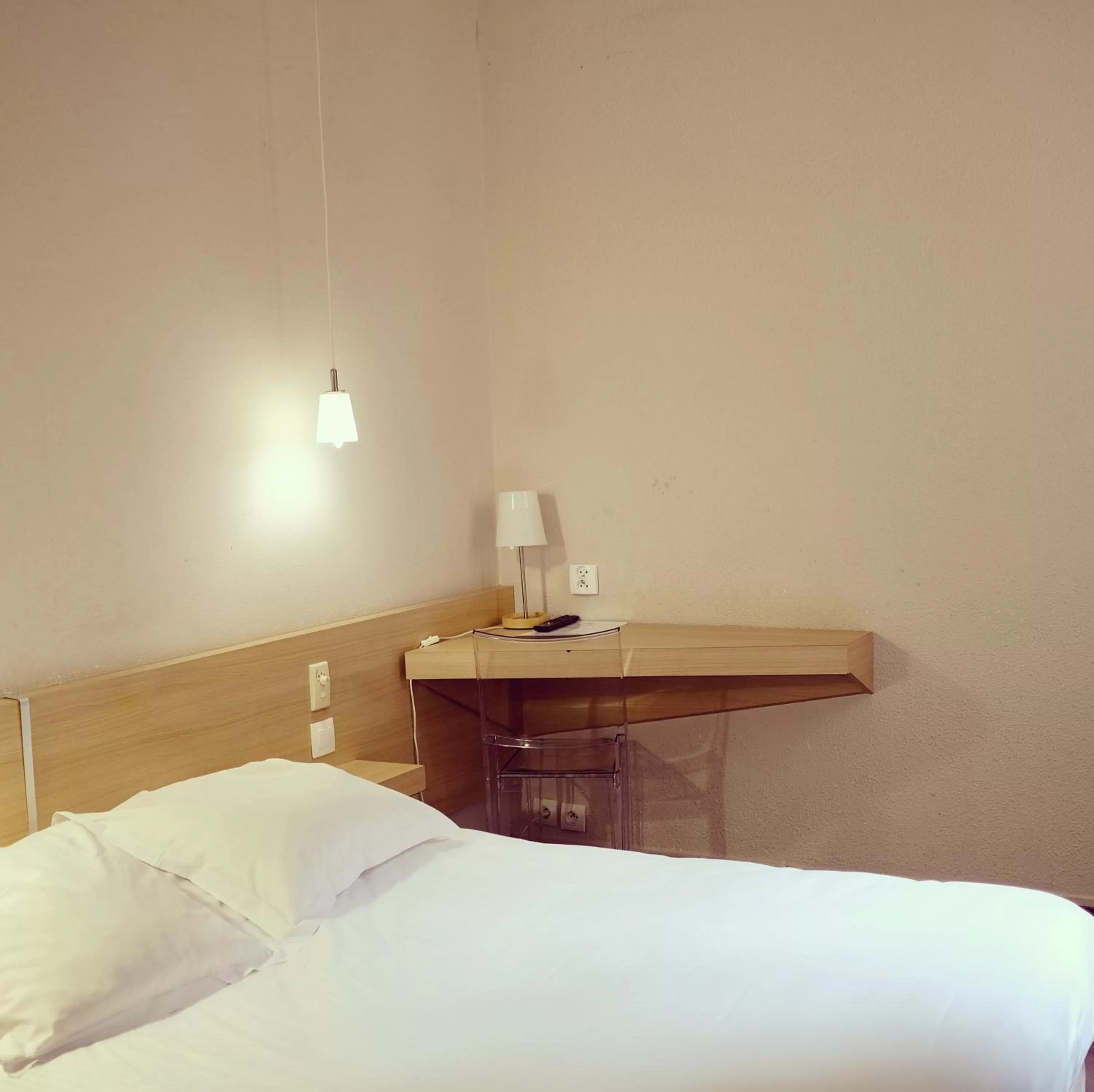 Bedroom, Bed in Hotel Gambetta