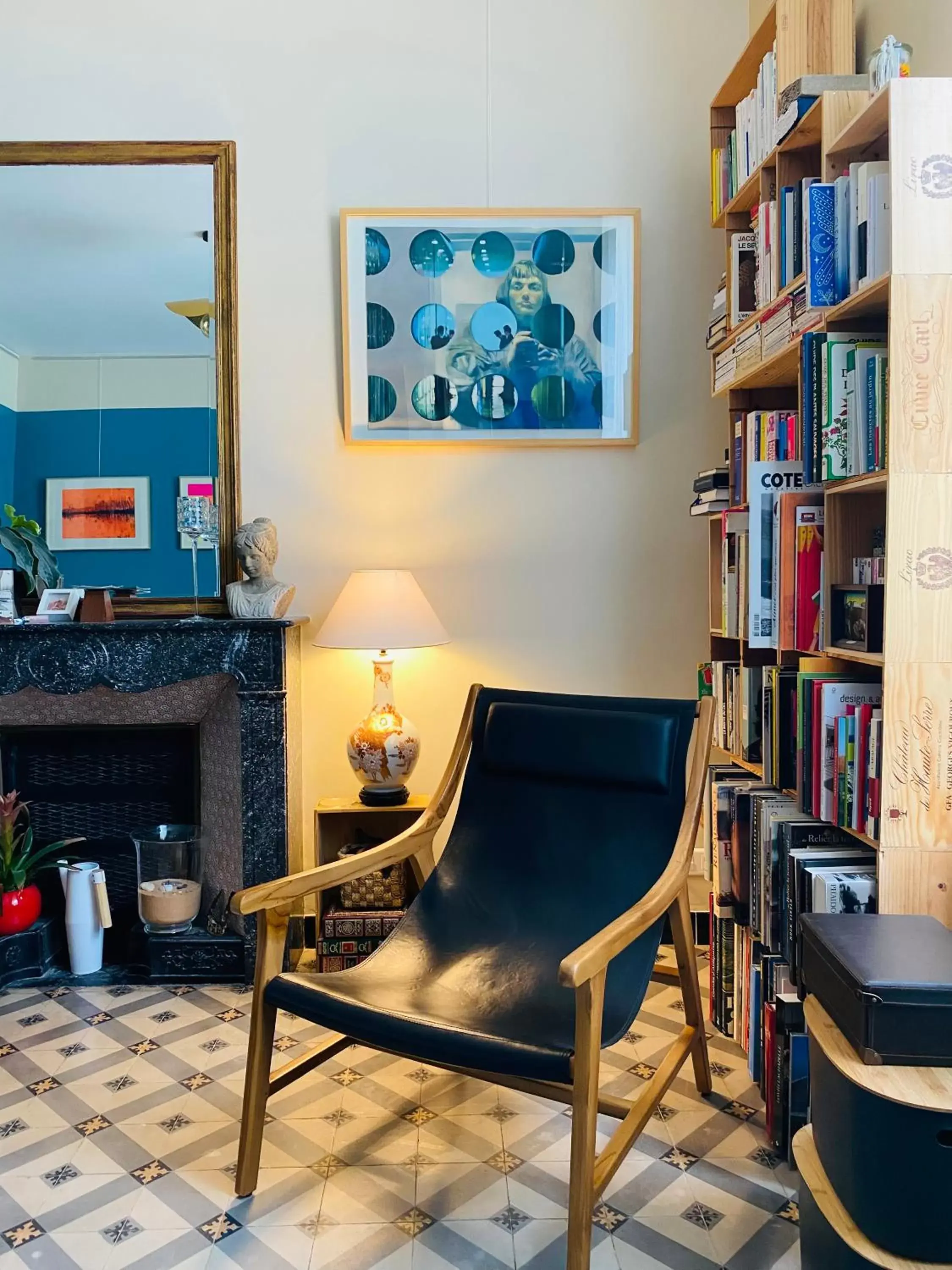 Living room, Library in La maison Gerval