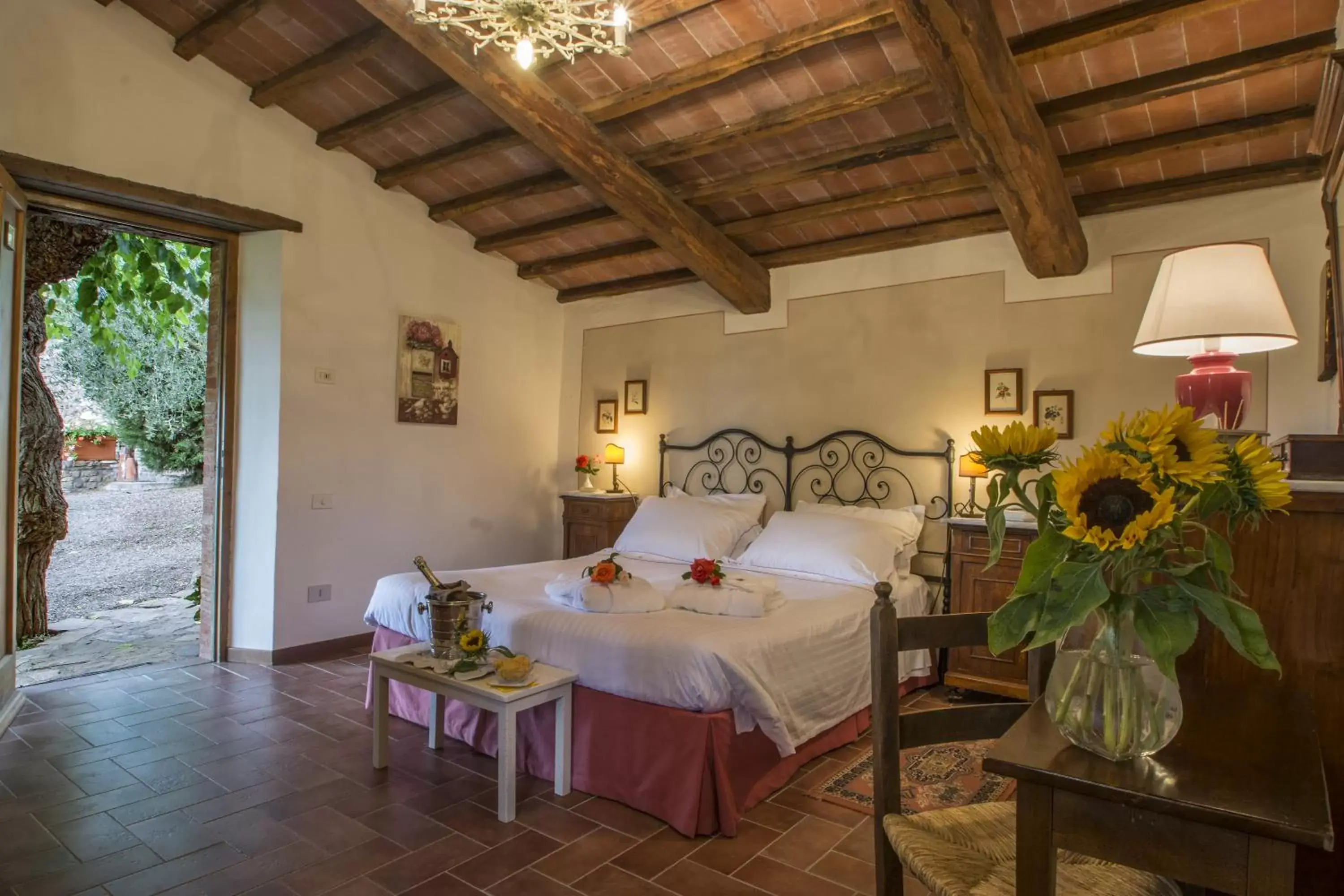 Bedroom, Bed in Hotel Belvedere Di San Leonino