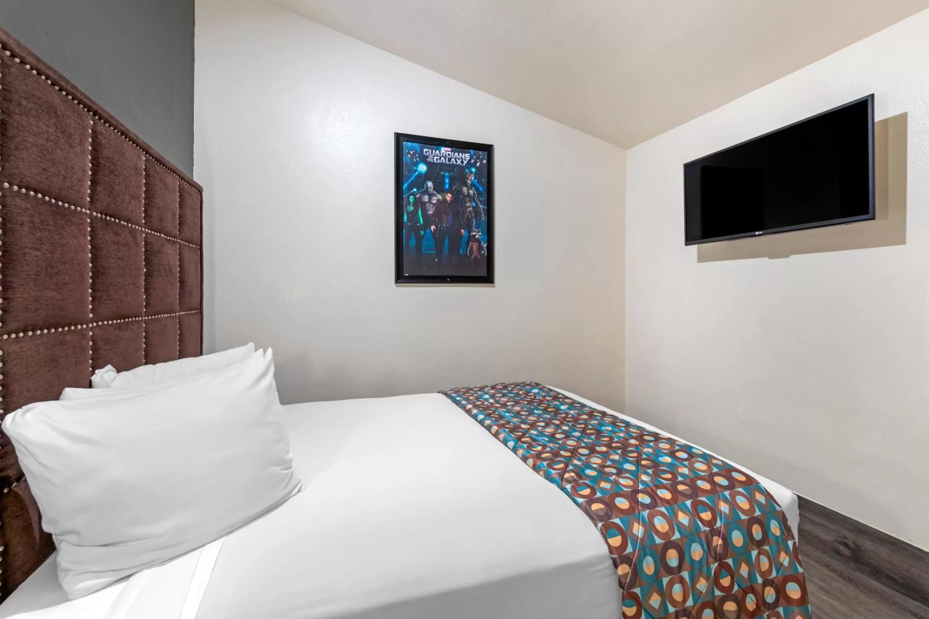 Bedroom, Bed in Anaheim Discovery Inn and Suites