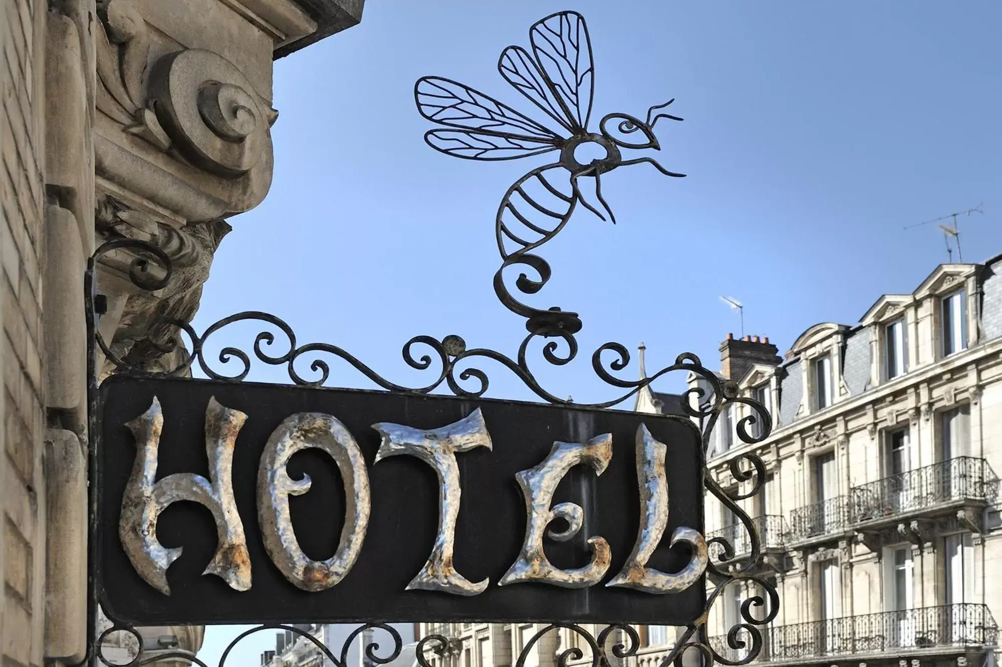 Property logo or sign in Hôtel de l'Abeille