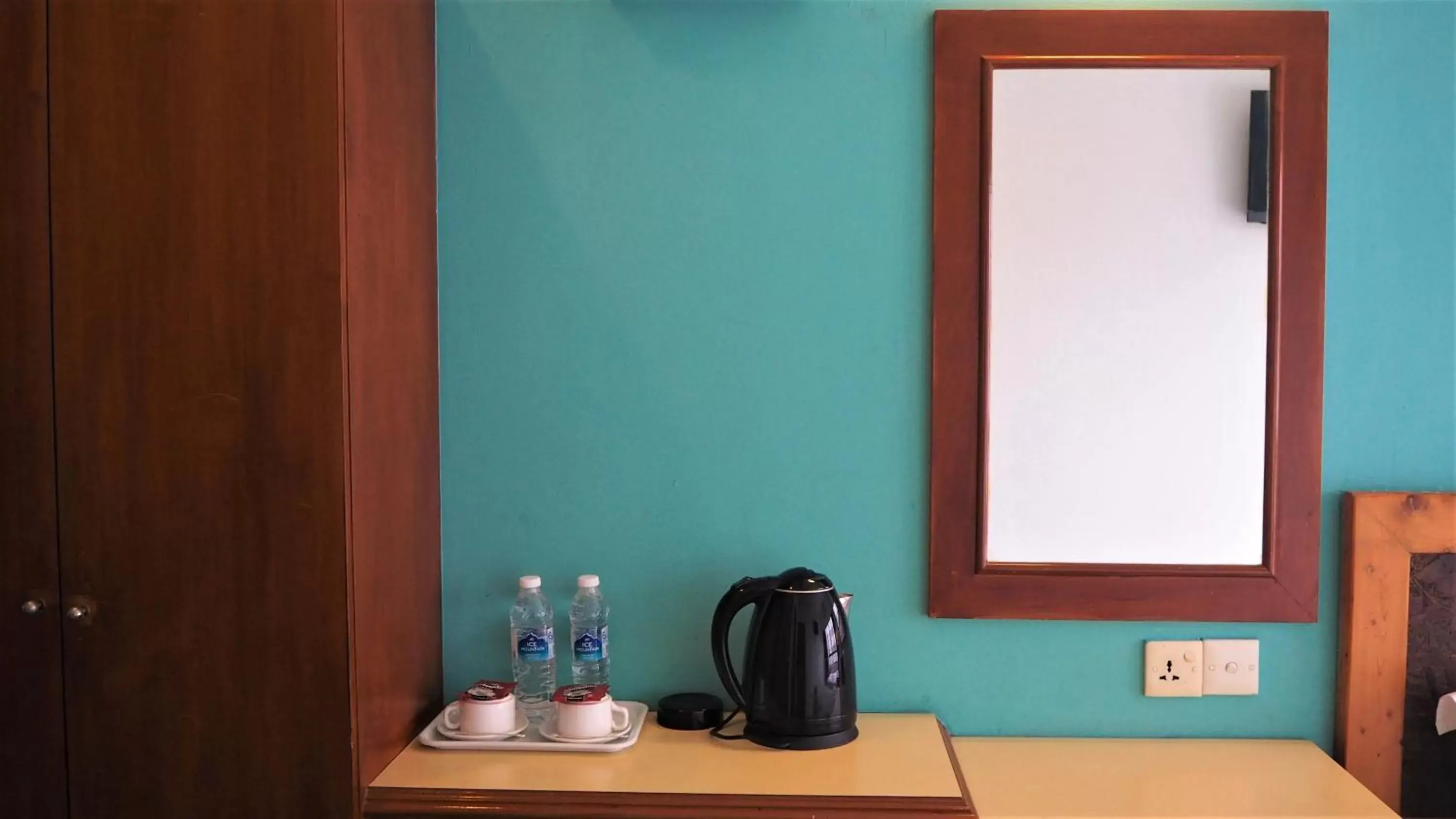 Coffee/tea facilities in Leo Palace Hotel