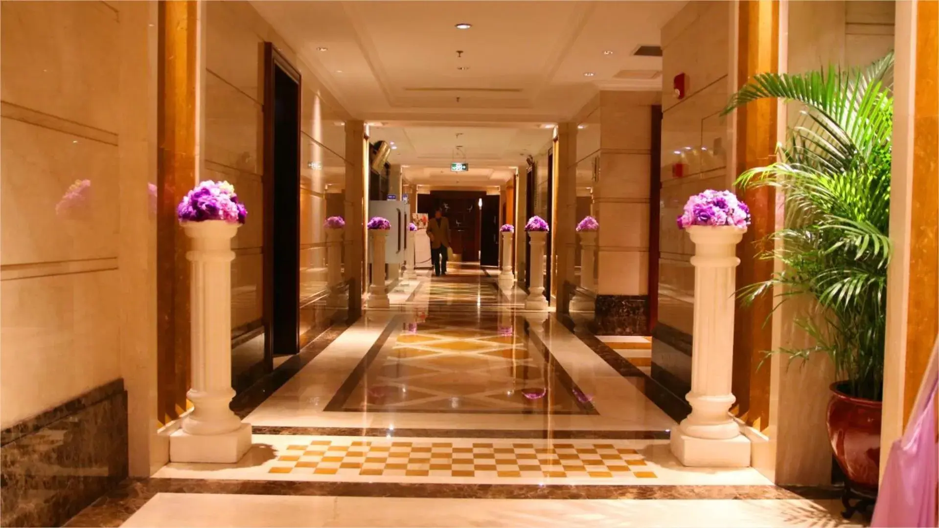 Meeting/conference room, Lobby/Reception in Grand International Hotel