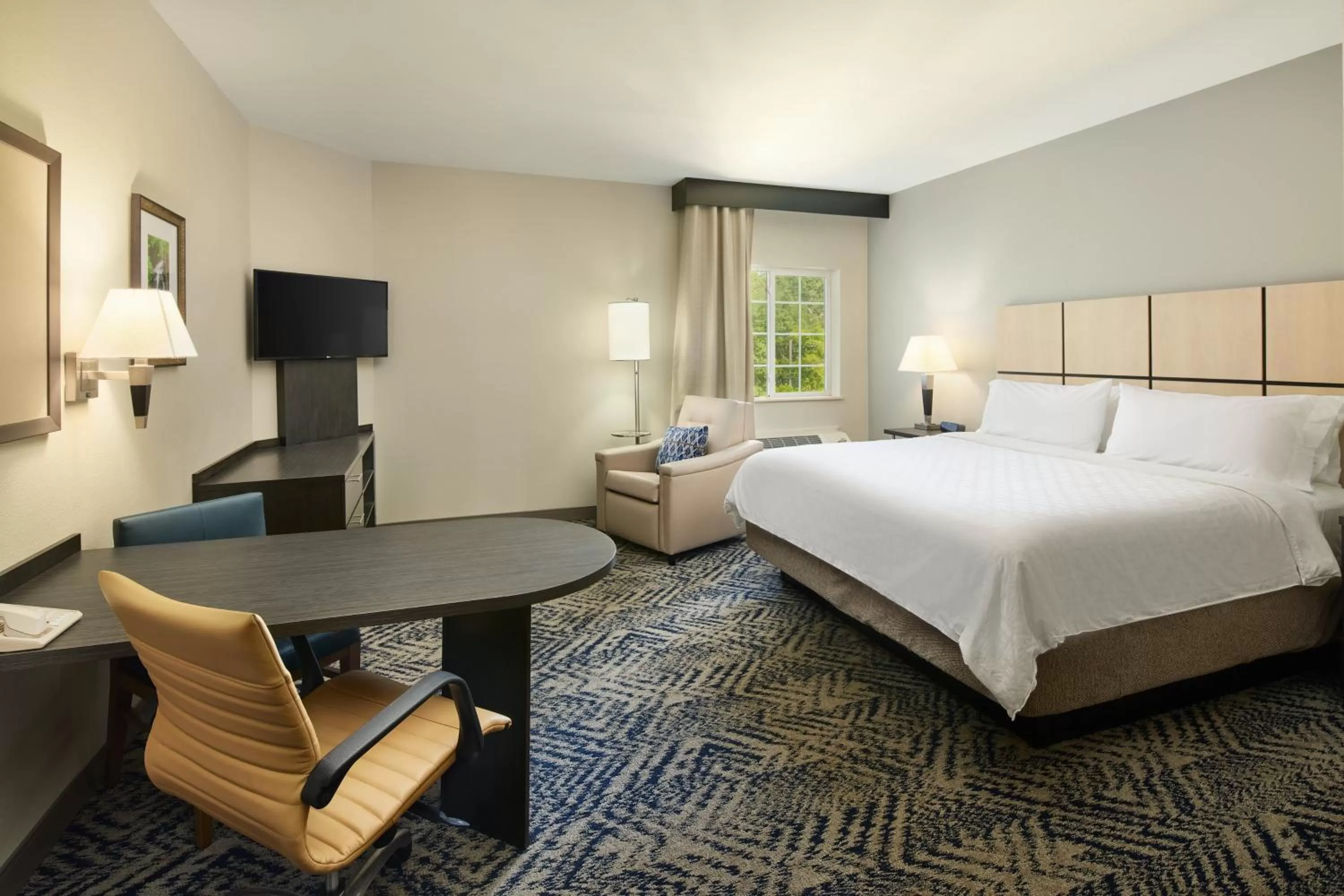 Photo of the whole room, Bed in Candlewood Suites Charleston-Northwoods by IHG