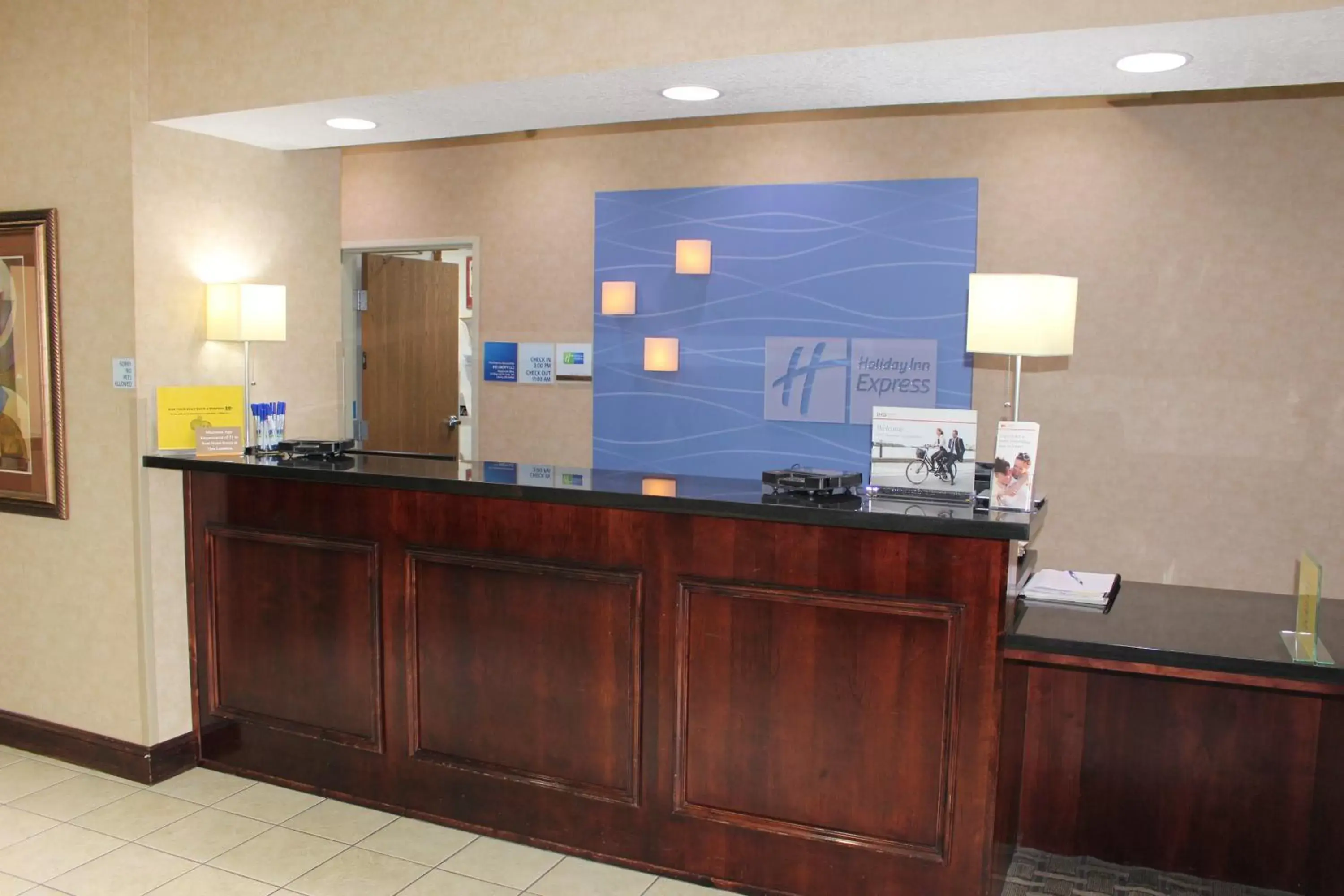 Property building, Lobby/Reception in Holiday Inn Express Kansas City Liberty Missouri, an IHG Hotel