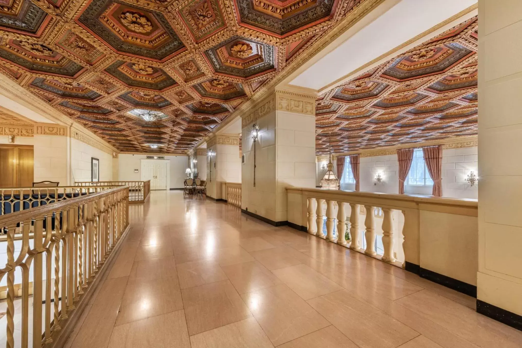 Decorative detail in Omni William Penn Hotel